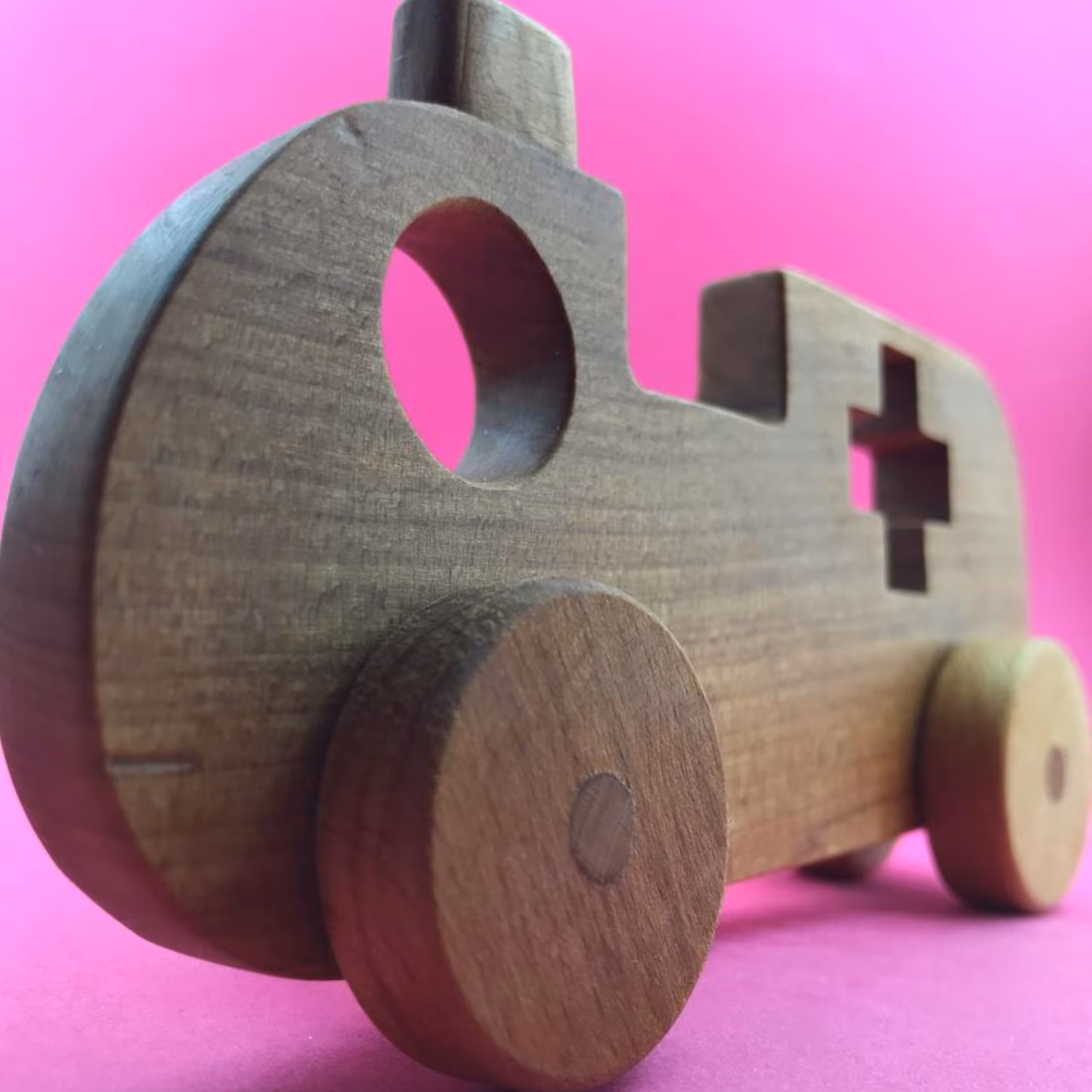 ماشین اسباب بازی چوبی-ارگانیک مدل آمبولانس 1