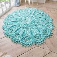 فرشینه بافته شده بانخ مکرومه