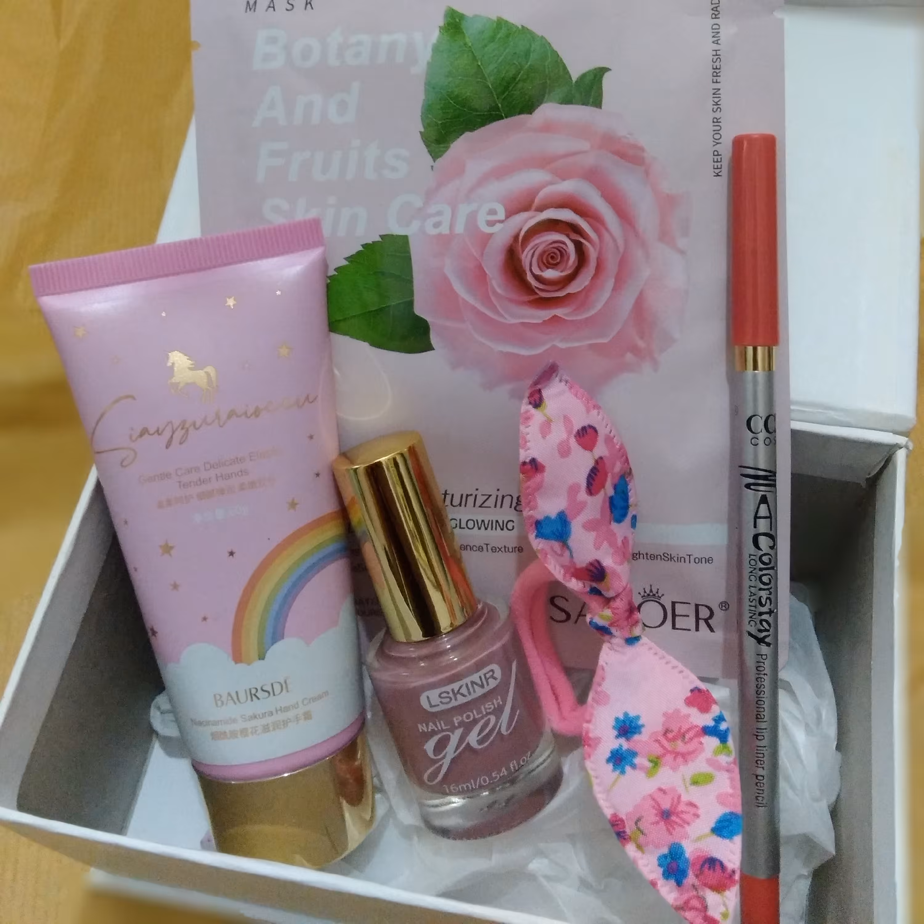 پک هدیه  اقتصادی صورتی رنگ فقط و فقط 99 هزارتومان تعداد محدود 