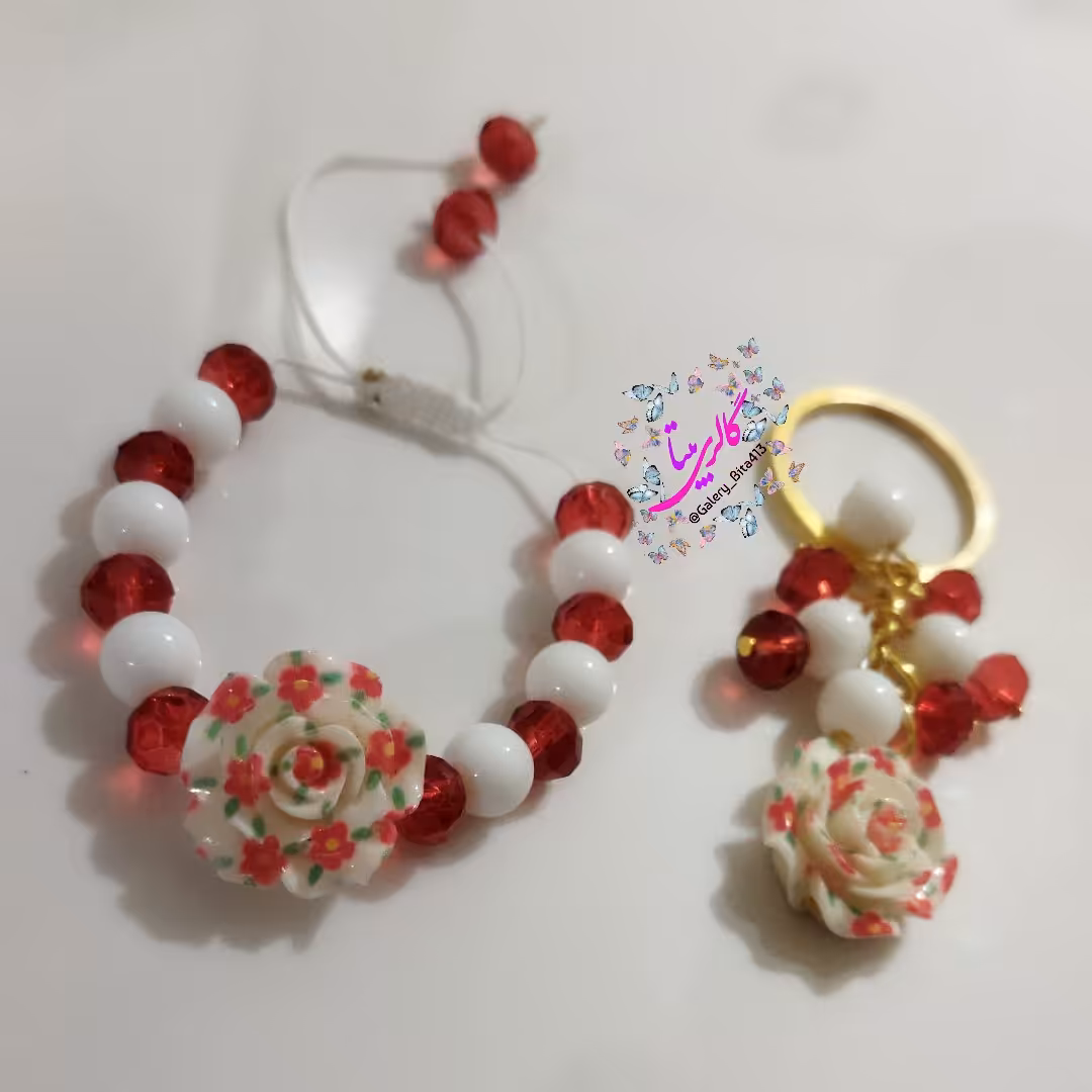 ست دستبند و سر کلیدی ( یا آویز  کیف و کوله پشتی) دخترونه با گل رز سرامیکی درشت