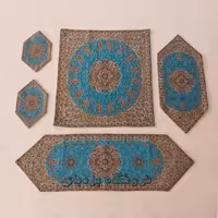رومیزی ترمه ست 5 تکه طرح نسترن جدید رنگ آبی فیروزه ای با کیفیت عالی 