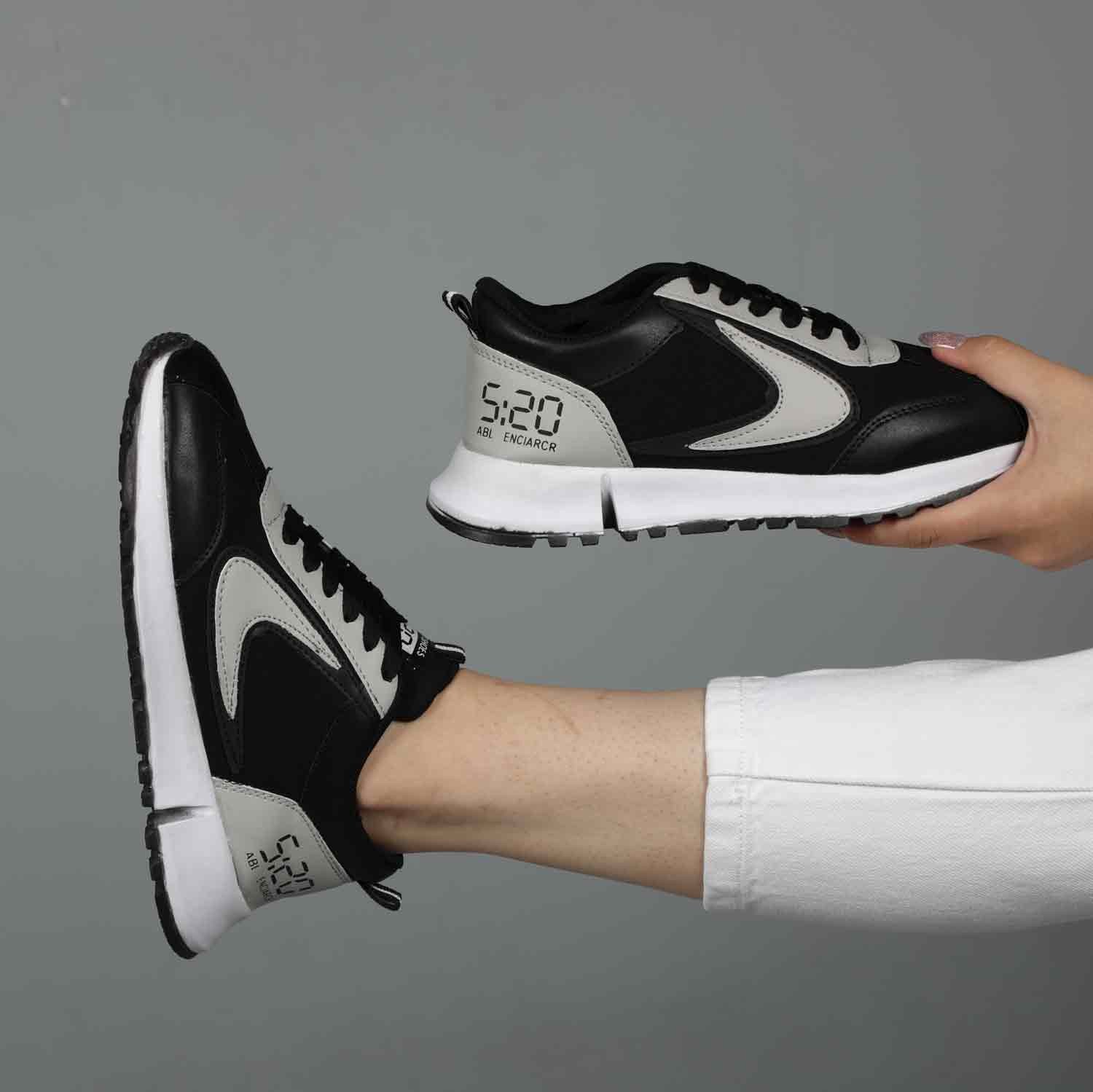 کتانی زنانه نایکی NIKE مدل WATCH رنگ مشکی لاکچری اسپرت