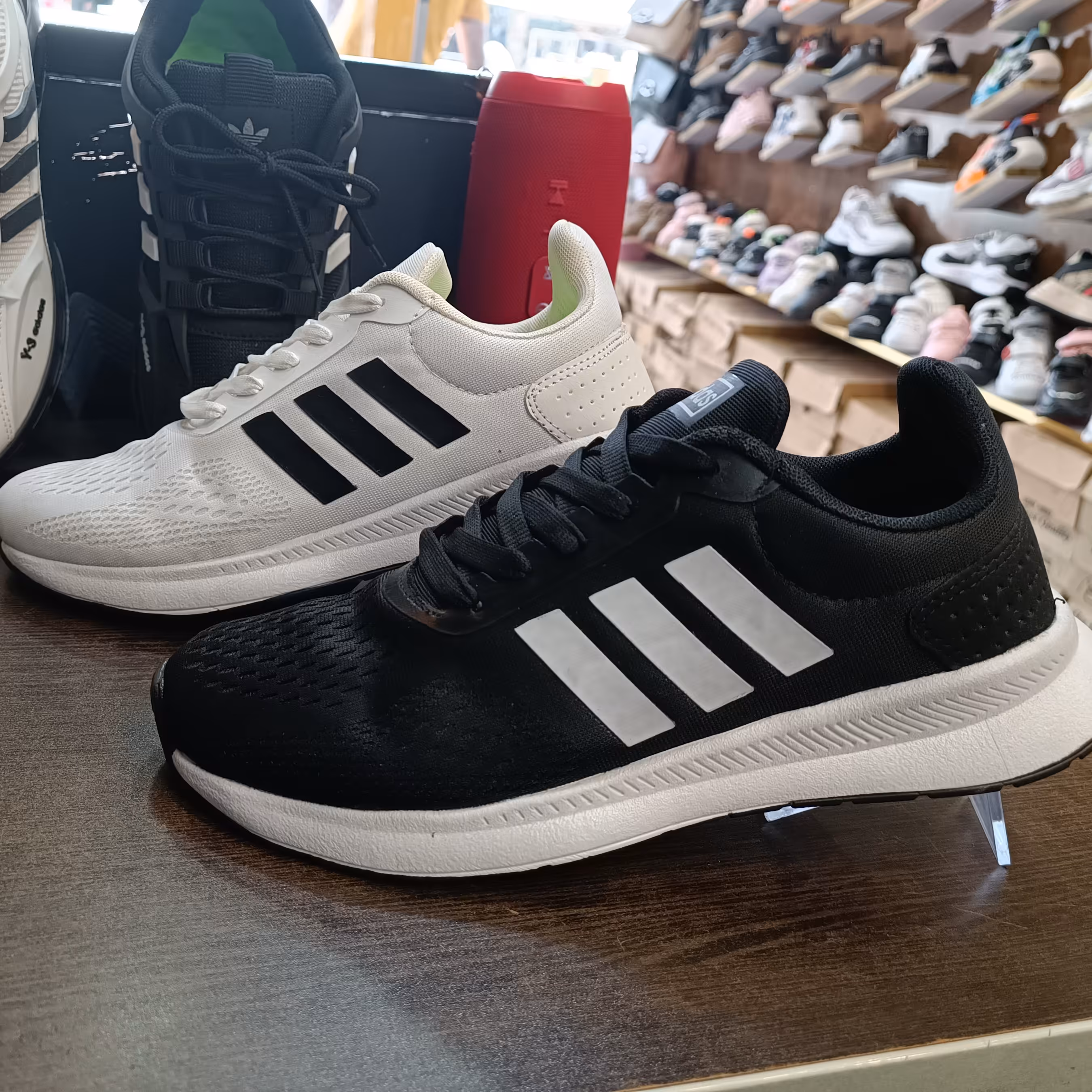 نایک مردانه رویه پارچه زیره pu شیک و خوش فرم  سایزبندی 41تا 44