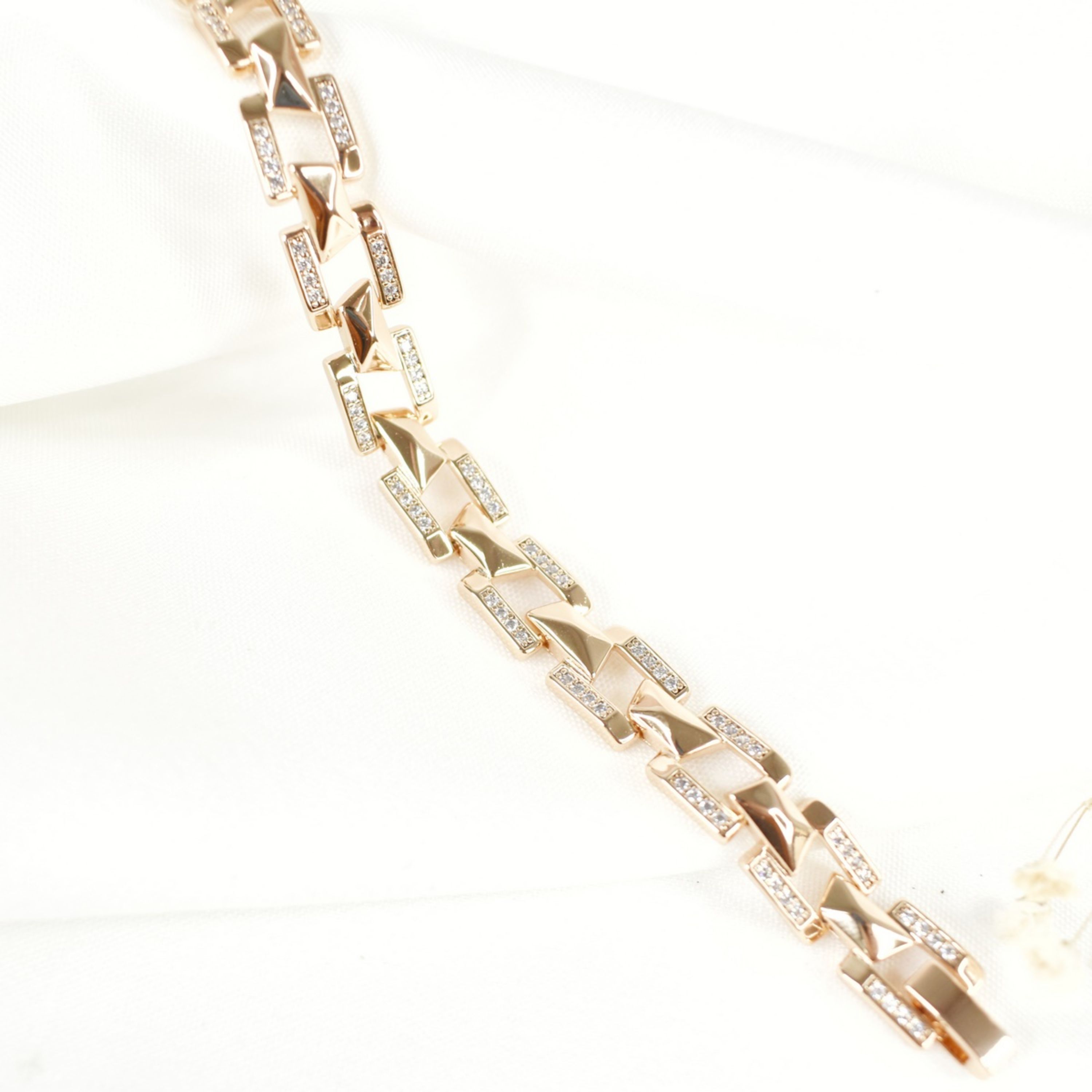 دستبند برند ژوپینگ طرح مربعی کد 7490