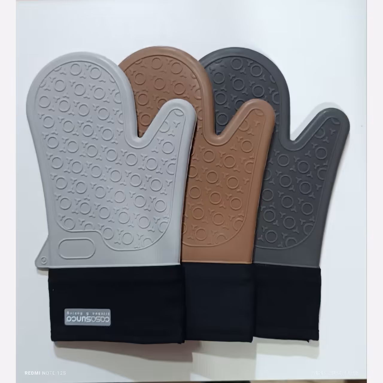 یک عدد دستکش سیلیکونی فر نسوز  بلند