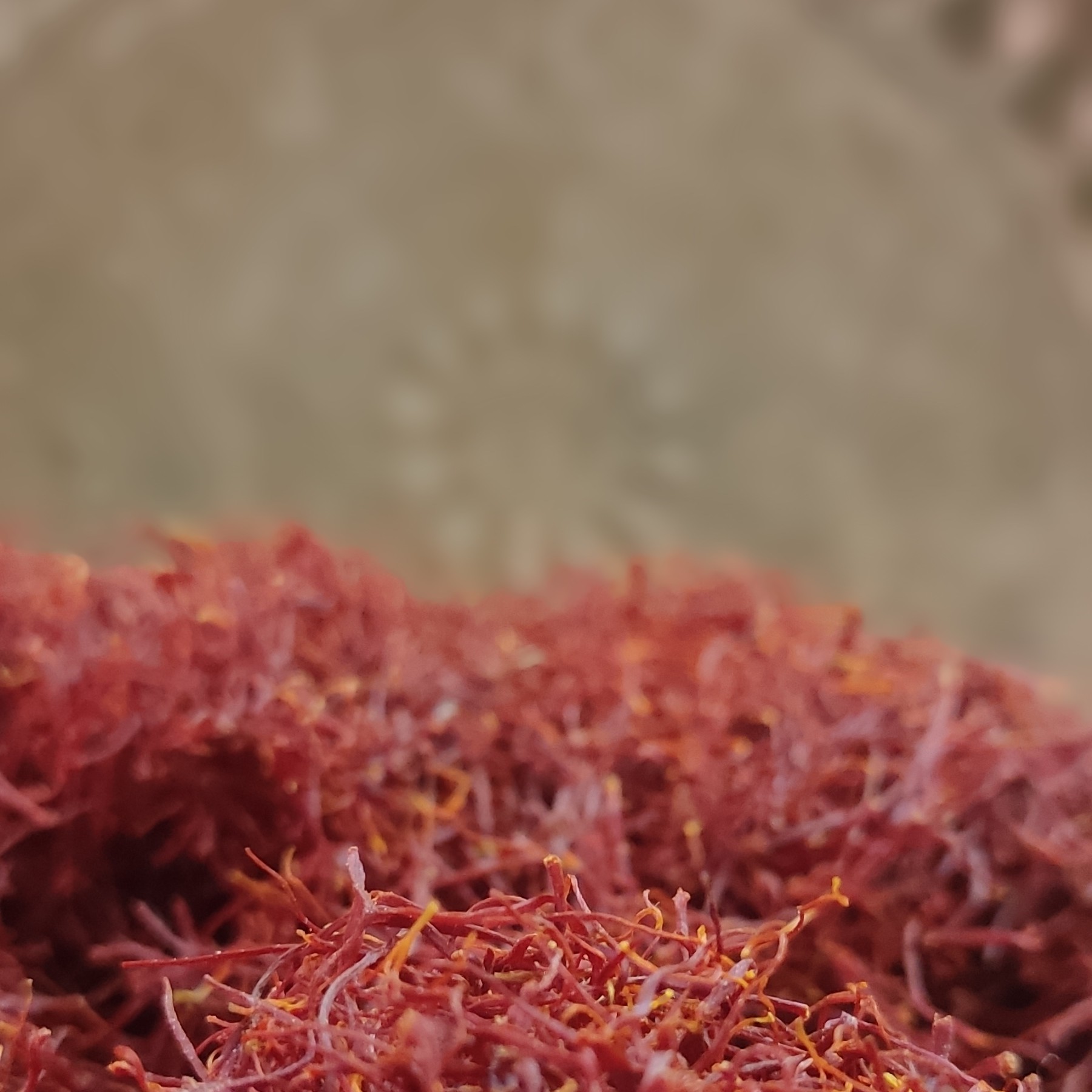 زعفران بسته بندی شده ی کاملا بهداشتی 