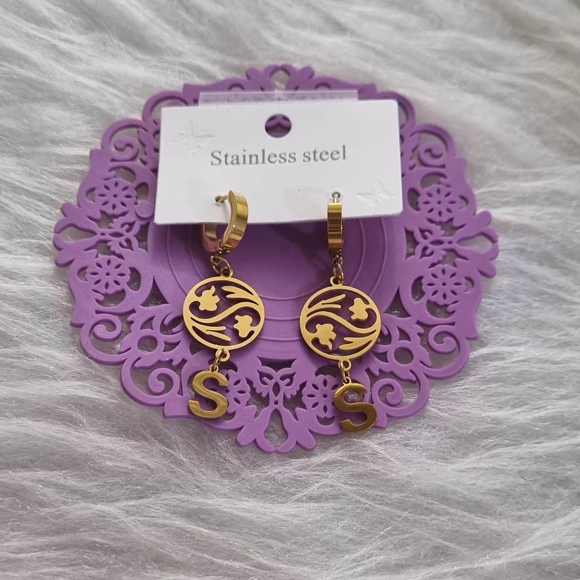 گوشواره استیل قفلی گل عاشقانه آویز دار حرف S خاص شیک براق زیبا