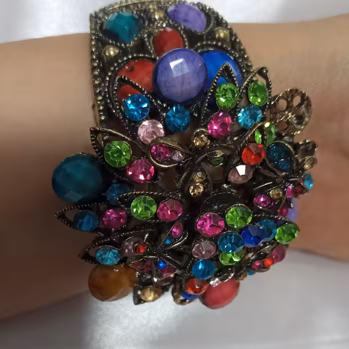 دستبند فانتزی طرح نگین 