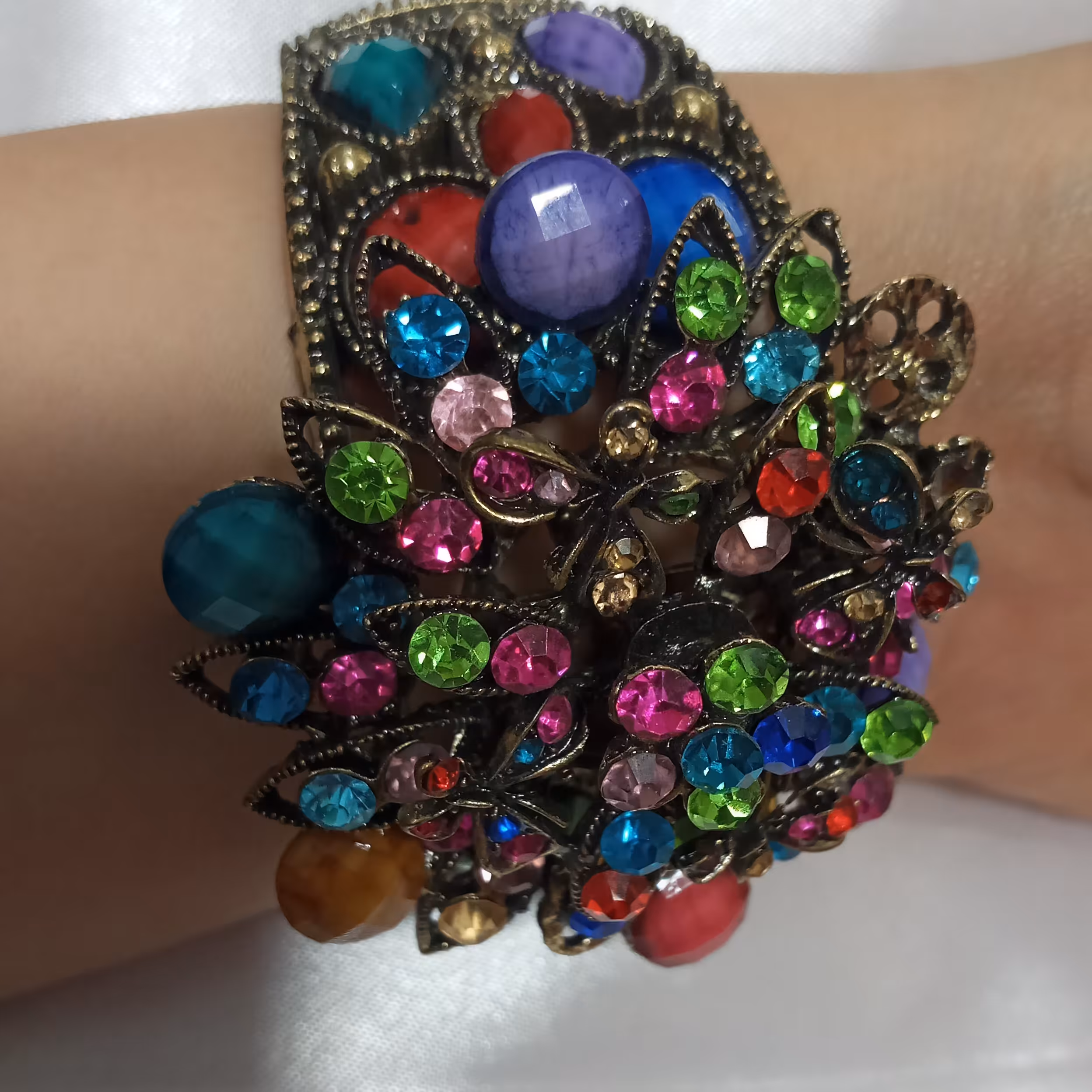 دستبند فانتزی طرح نگین 