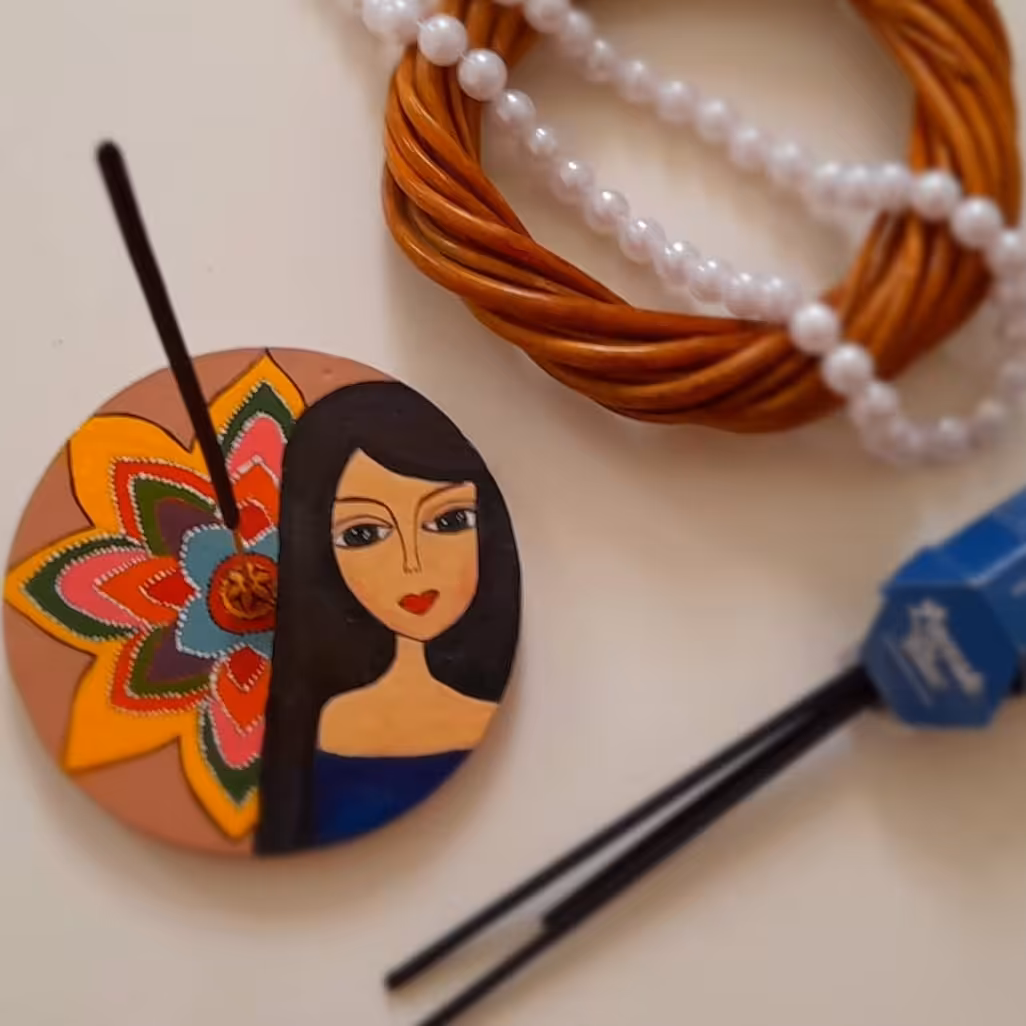 عود سوز طرح دختر  و نقطه کوبی نقاشی کار دست