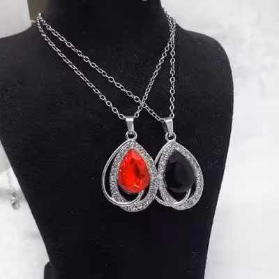 گردنبند نگین دار اشکی