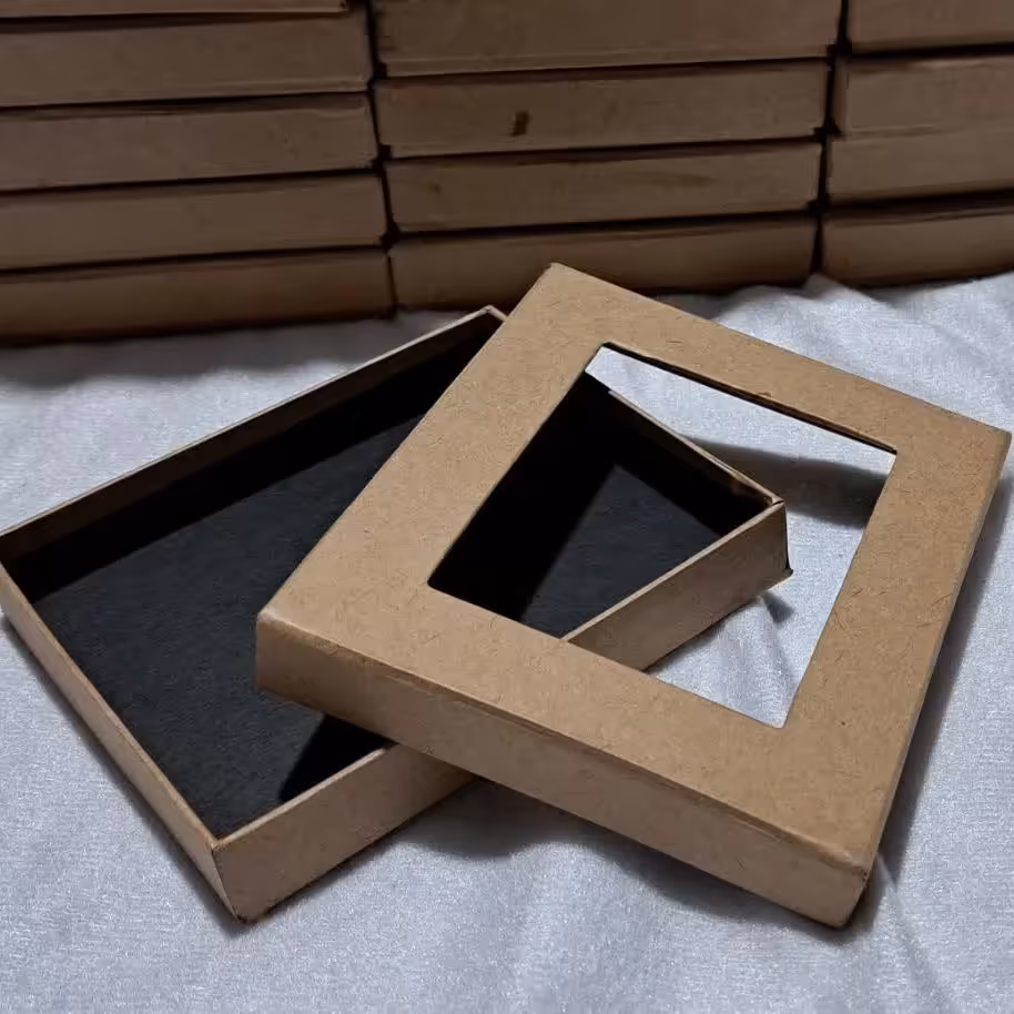 جعبه در طلقی مناسب برای قاب عکس و تقویم و...