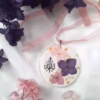 آویز ماشین دو طرفه یک طرف الله و طرف دیگر وان یکاد قطر 5 سانتی متر