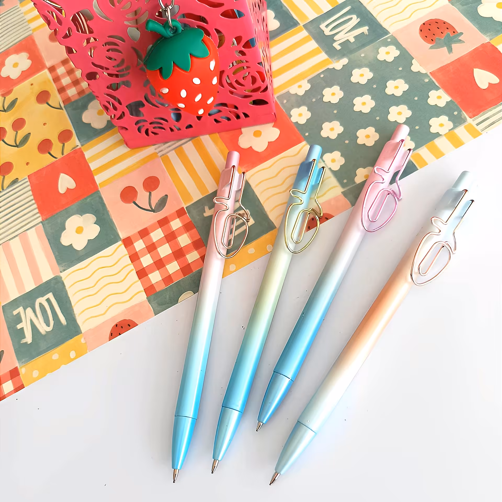 اتود فانتزی توت فرنگی