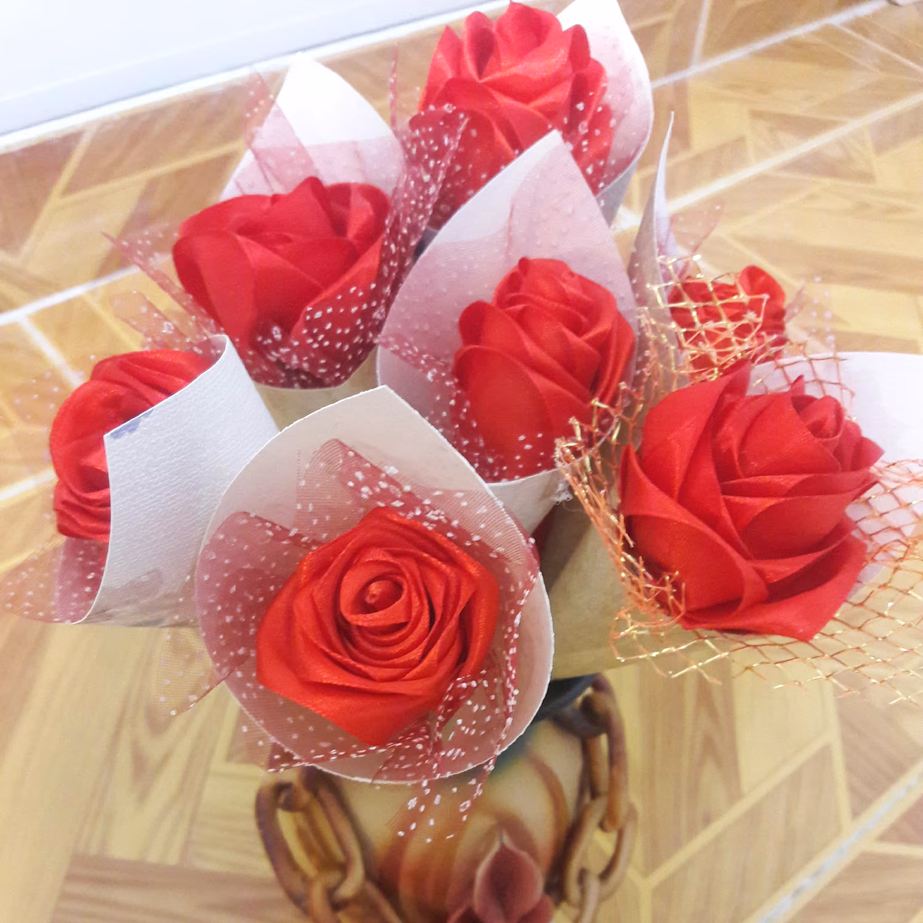 گل ساتنی قرمز بسته ده تایی 