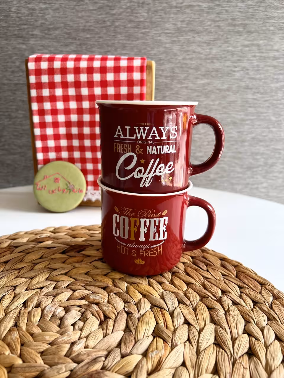 ماگ کافی قرمز