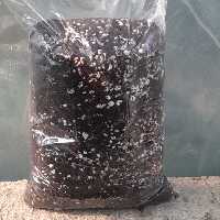 خاک مخصوص قلمه(هزینه ارسال به عهده ی مشتری است)