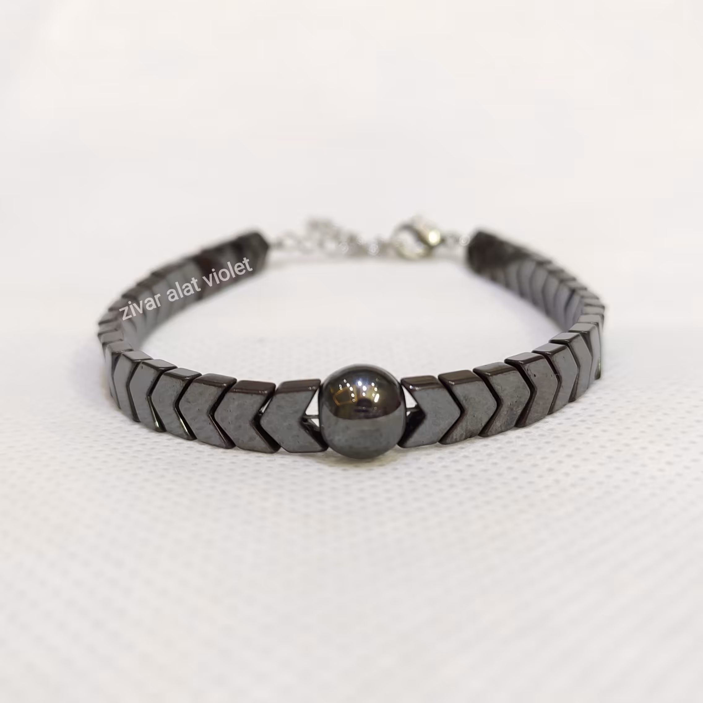 دستبند سنگ حدید دودی وسط گوی