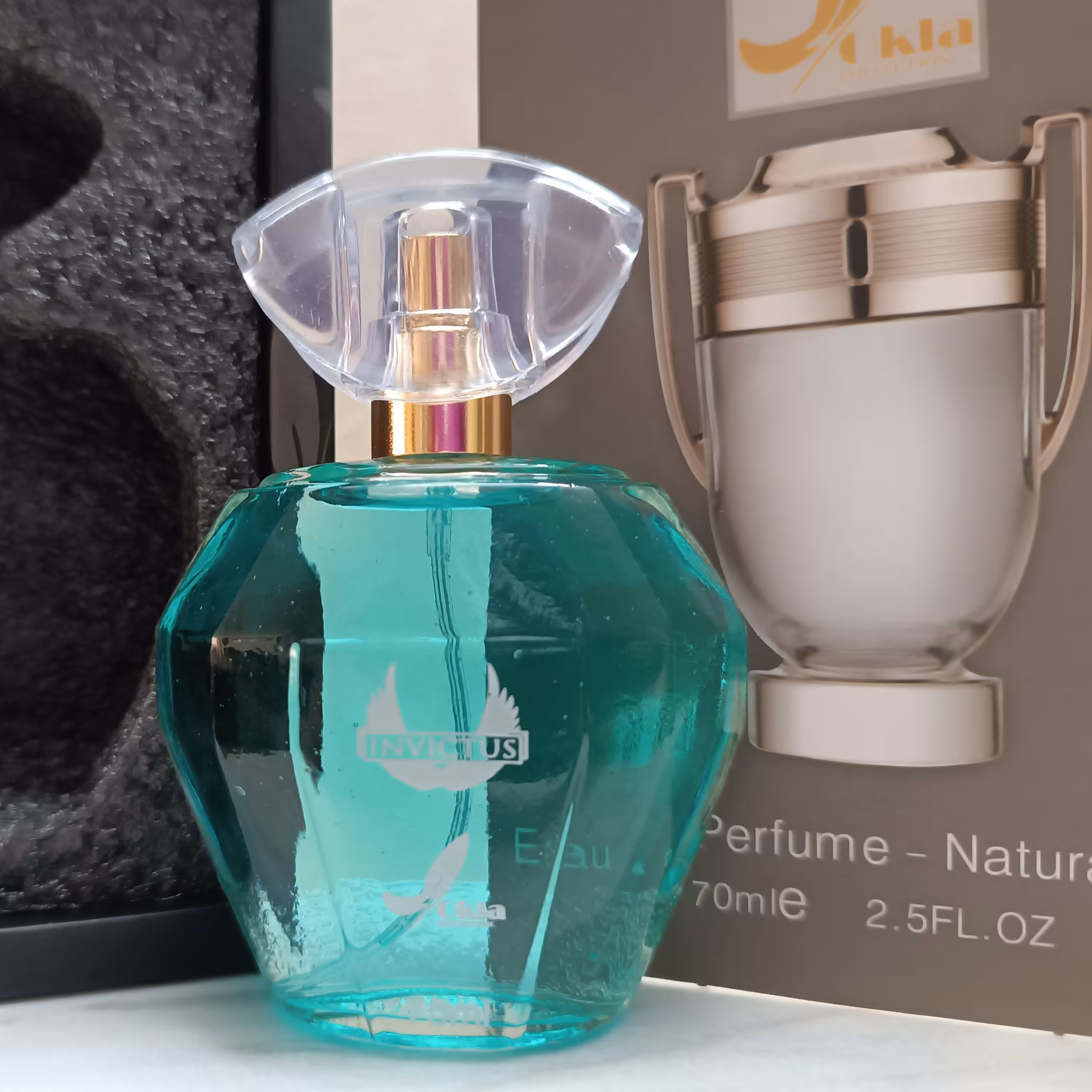 ادکلن اینوکتوس پاکو رابان  Paco Rabanne Invictus
در حجم شیشه 70 میل با کیفیت و ماندگاری مناسب جهت مصارف روزانه و هدیه