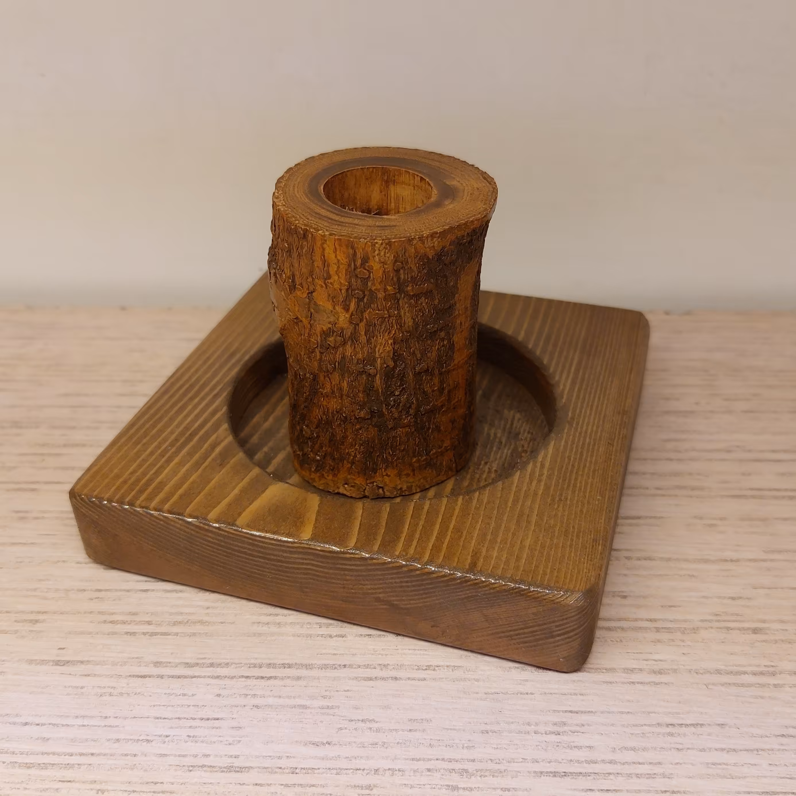 جاعودی تنه ایستاده چوبی به همراه پایه زیر 