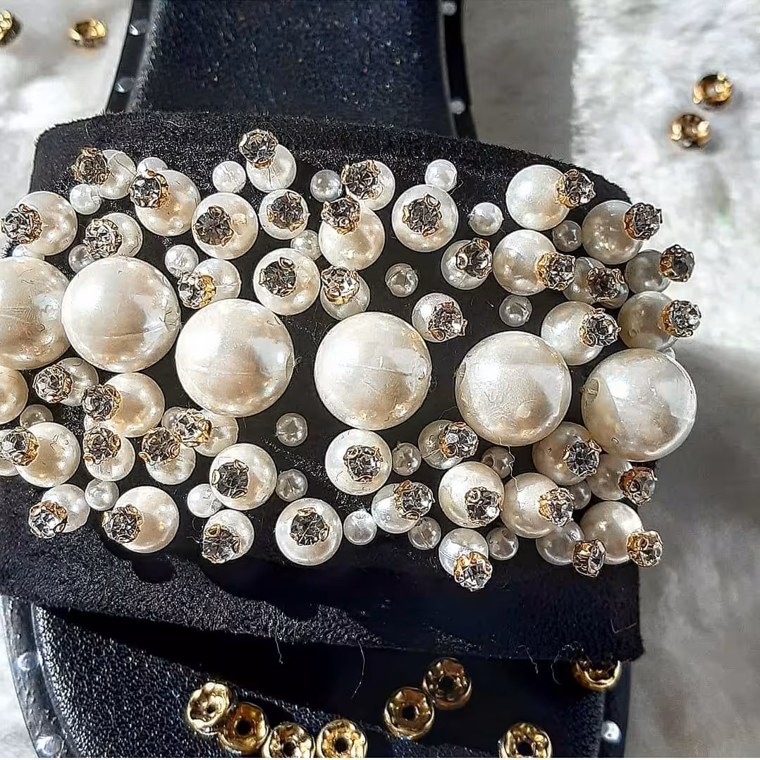 صندل زنانه مروارید ردیف وسط