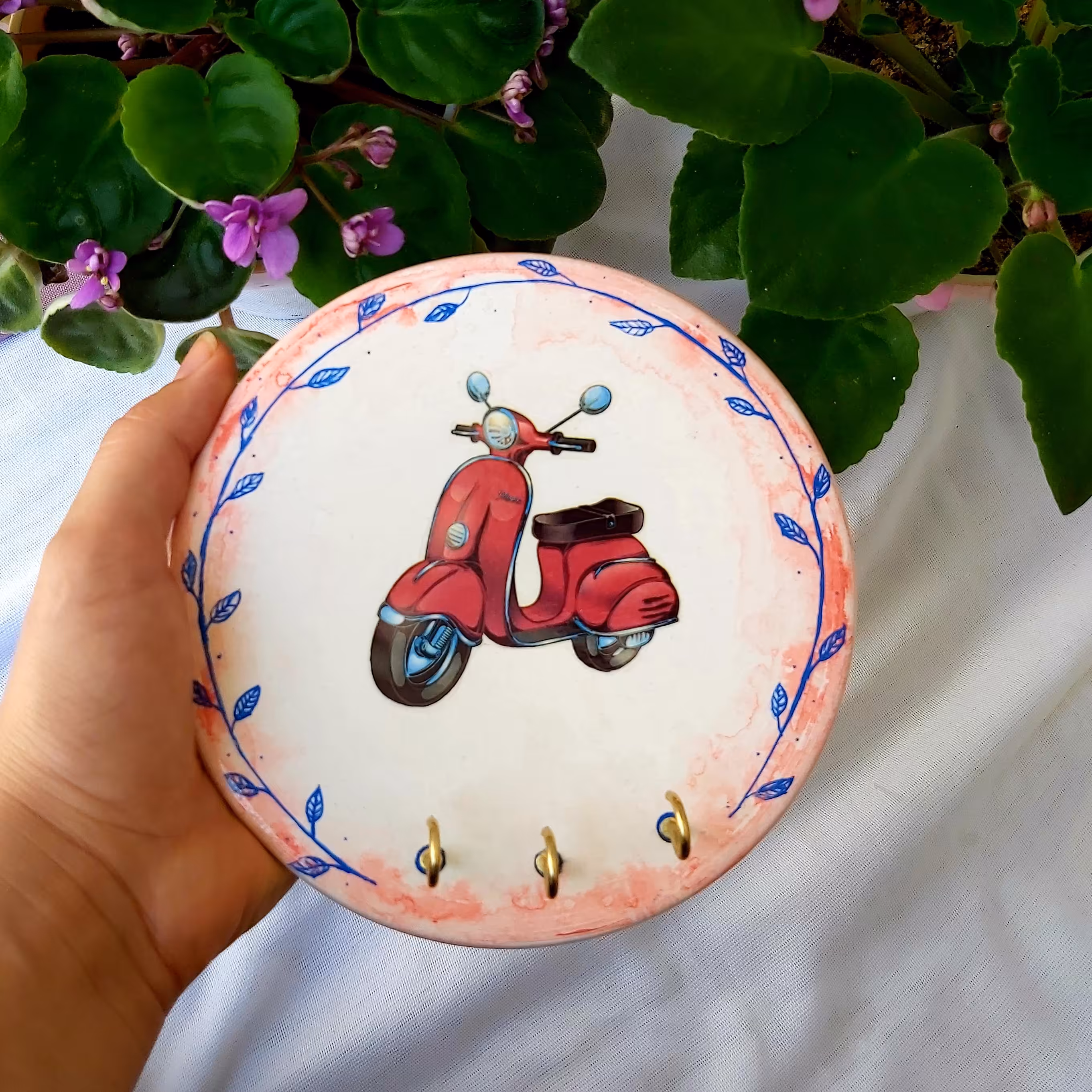 جاکلیدی موتور ،کارشده با دست،جنس سفال،قابل شستشو،قابل نصب کردن آسان