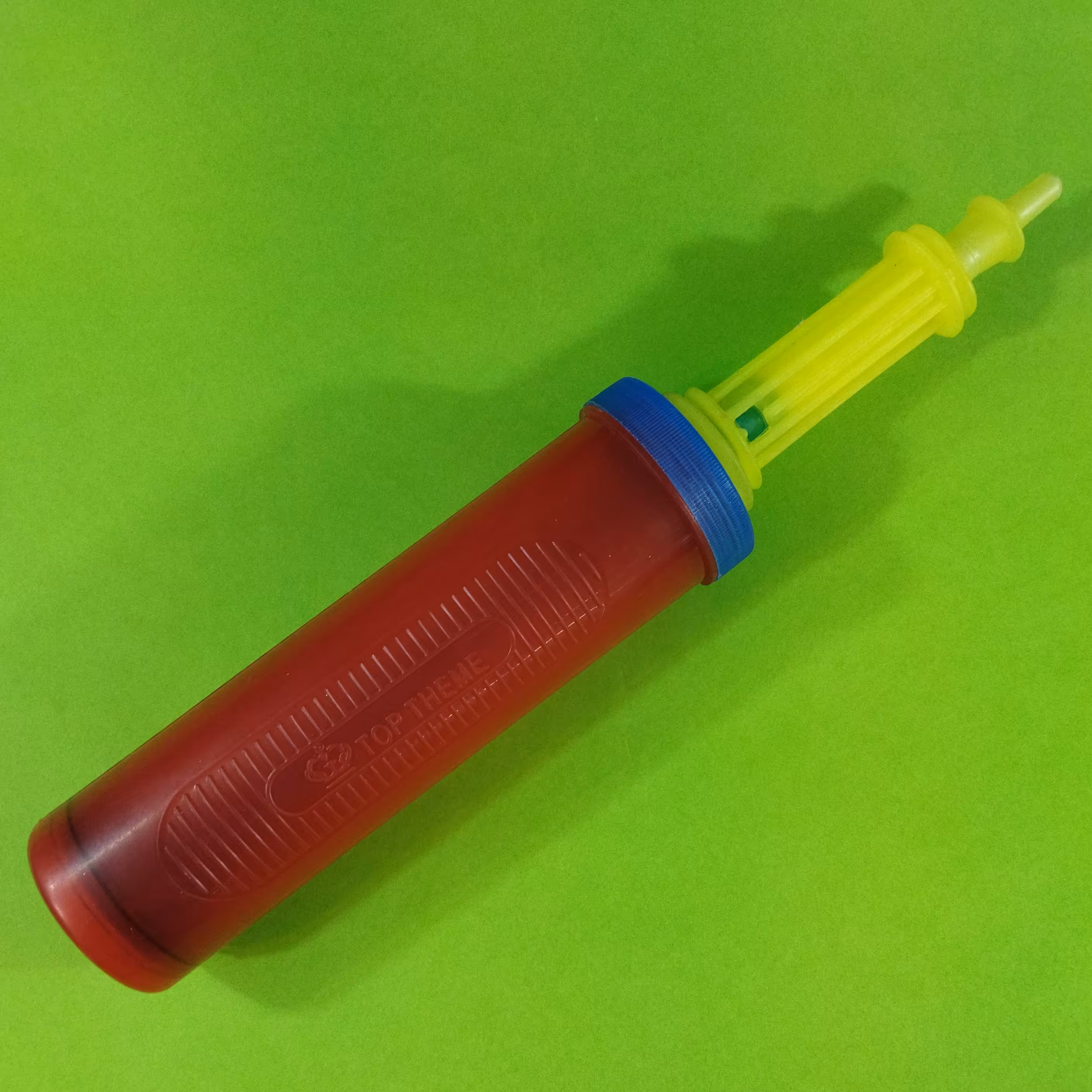 تلمبه دستی بادکنک در رنگ های مختلف وزن 150گرم