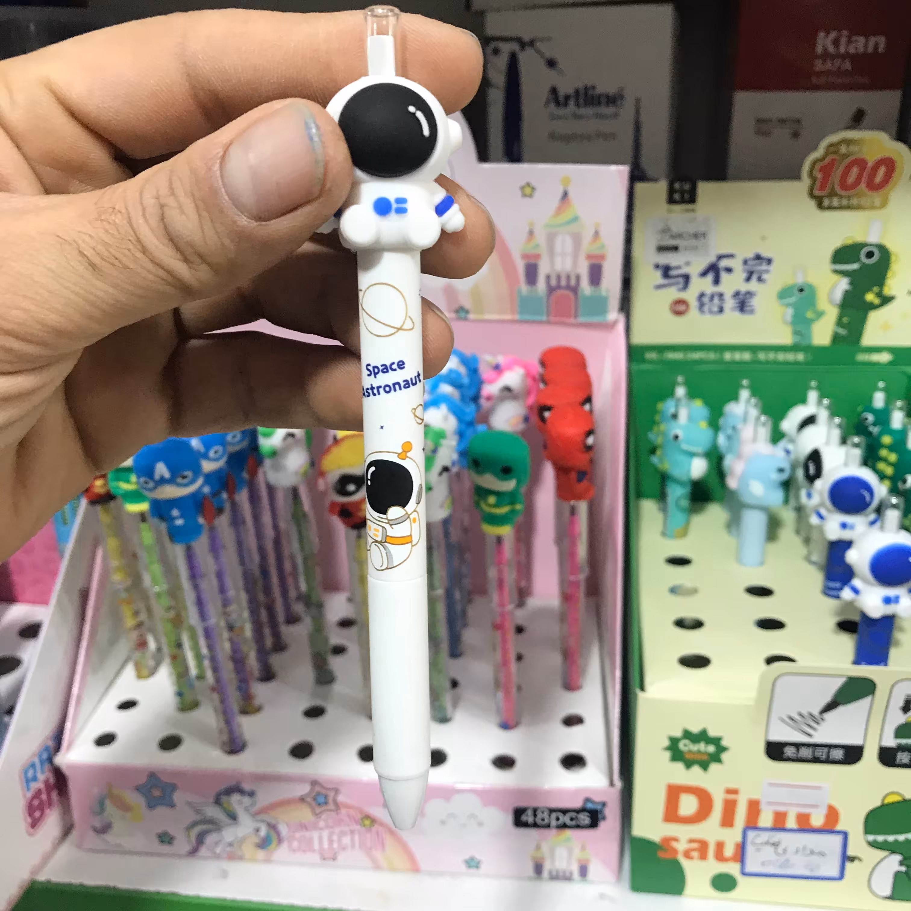 مداد بی نهایت طرح فضانورد سفید