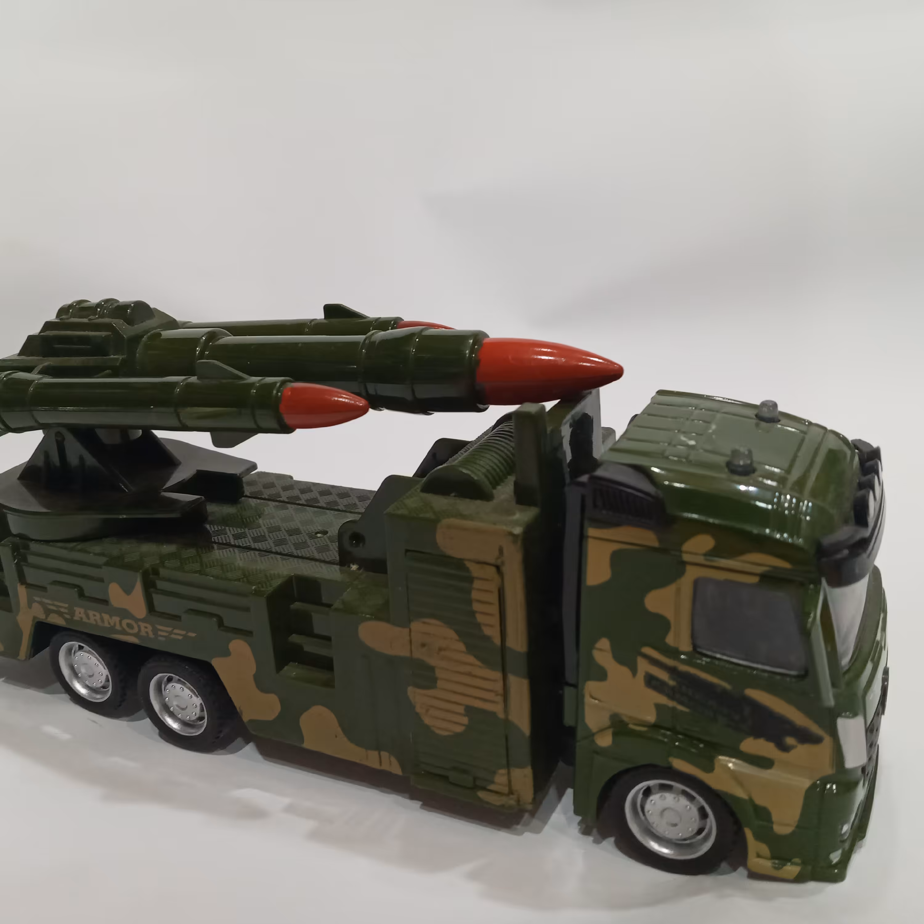 اسباب بازی ماشین (تریلی) موشک انداز جنگی عقب کش(قدرتی)