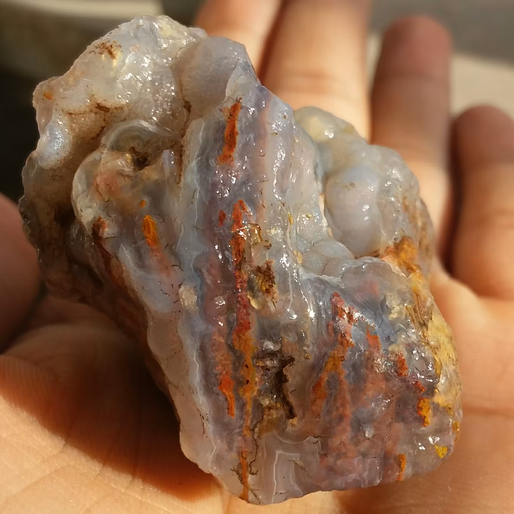 سنگ راف عقیق جارویی سرخ کشیده محشر 100 در 100 طبیعی شااااهکار خلقت
با قابلیت ساخت چند نگین فوق العاده تکرار نشدنی