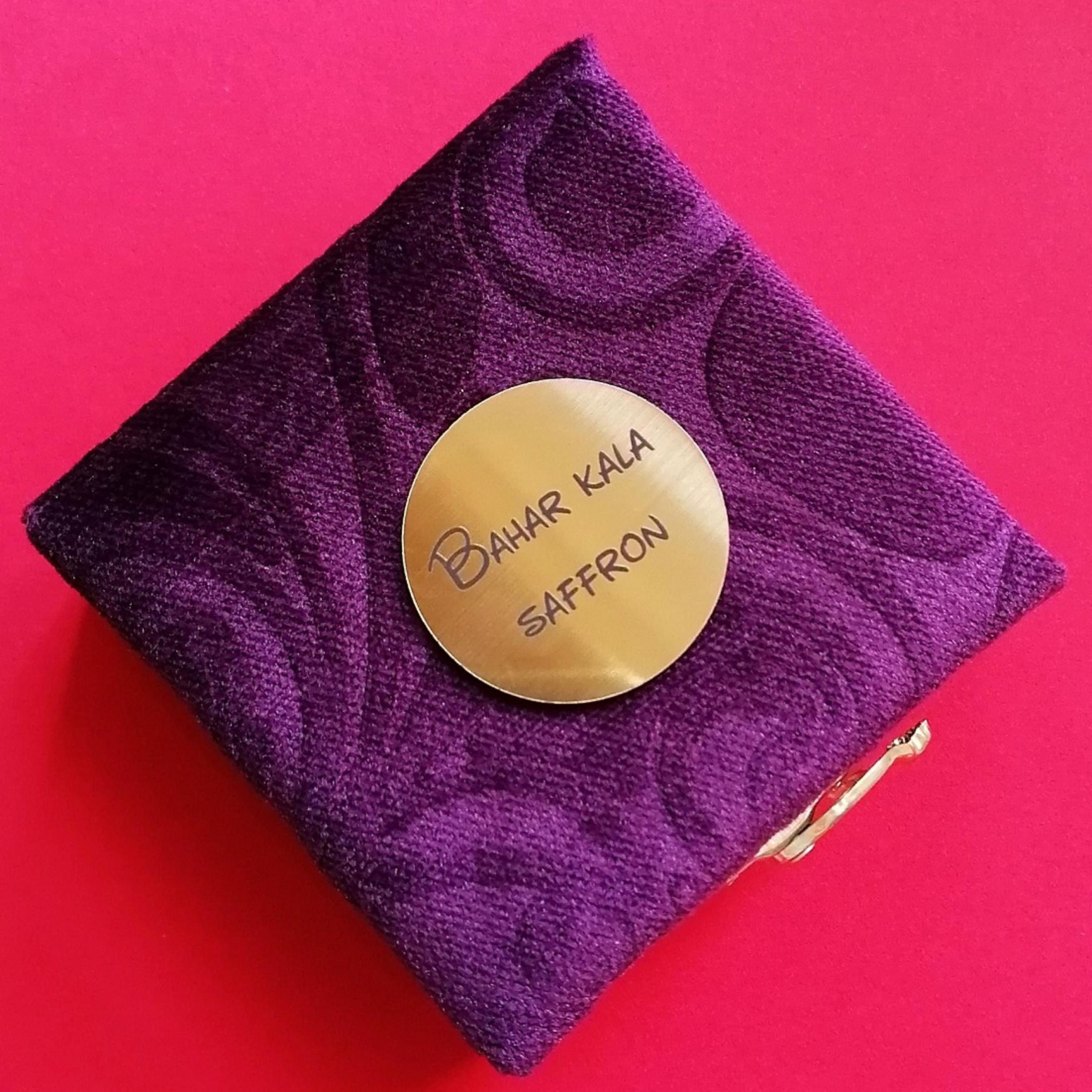 زعفران سرگل بهارکالا پک کادویی یک مثقال صادراتی (پک ترمه و مخمل) 1 مثقال 