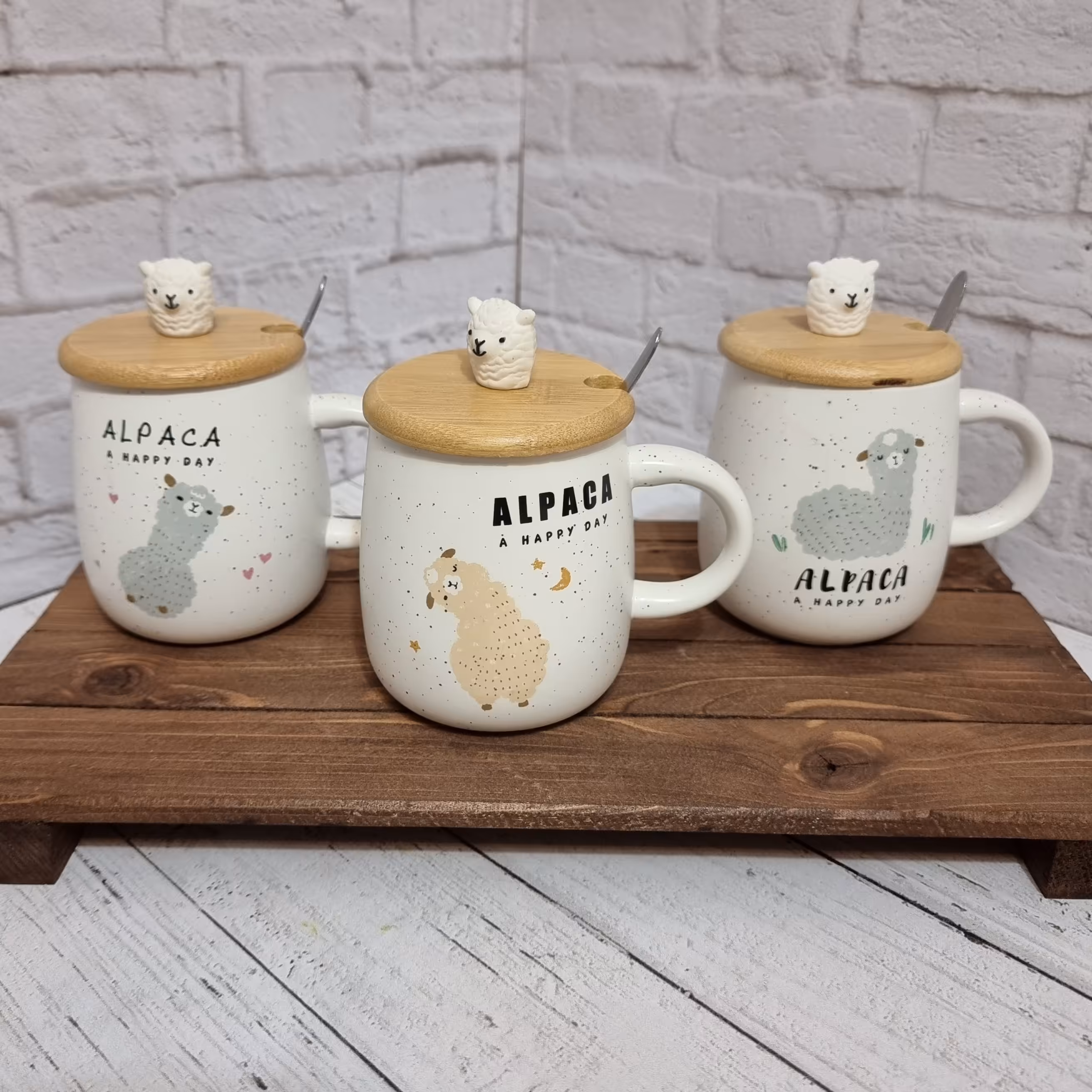 ماگ سرامیکی طرح لاما درب چوبی با قاشق استیل