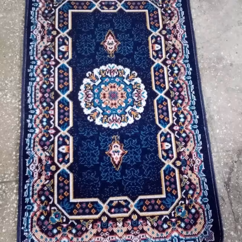 گلیم ماشینی کاشان طرح هالیدی سرمه ای پادری 80در50