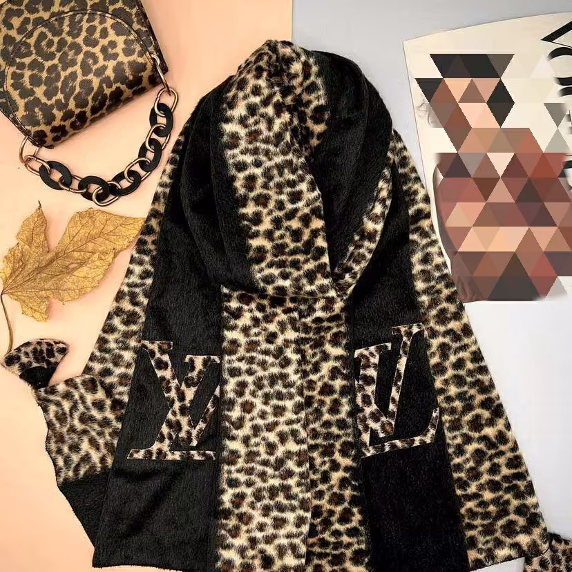 
شال موهر مخمل مزونی    
طرح LV      
چاپ دورو   
کیفیت بینظیر 