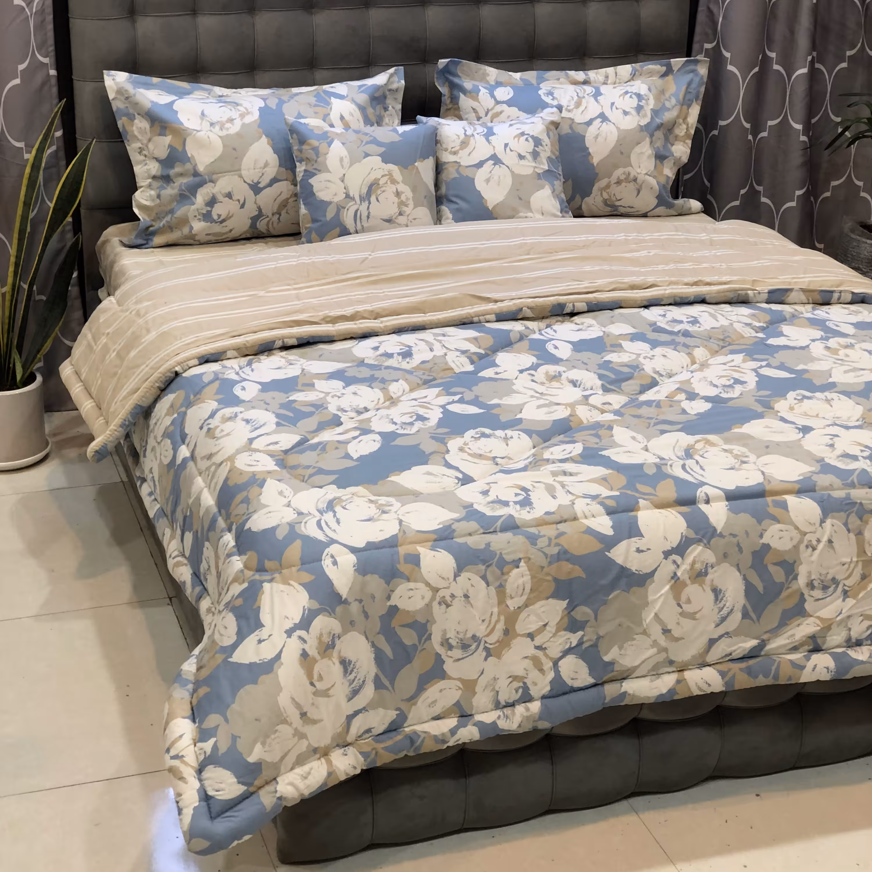 روتختی نخ کتان گلدار آبی و کرم مناسب تخت دونفره