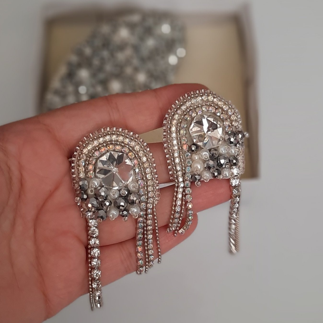 گوشواره جواهر دوزی شده