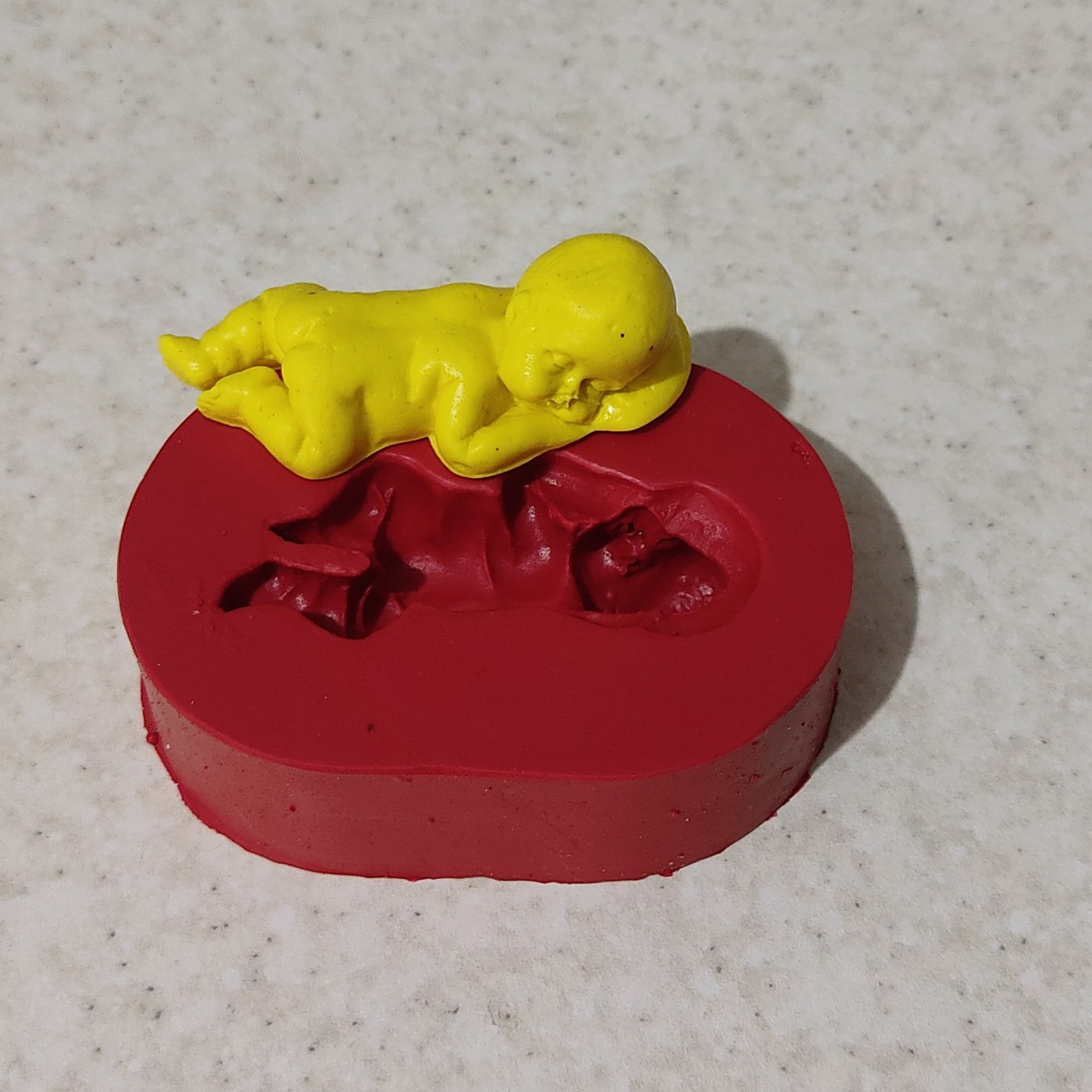 مولد  نوزاد سه بعدی ابعاد 8 در6 سانت