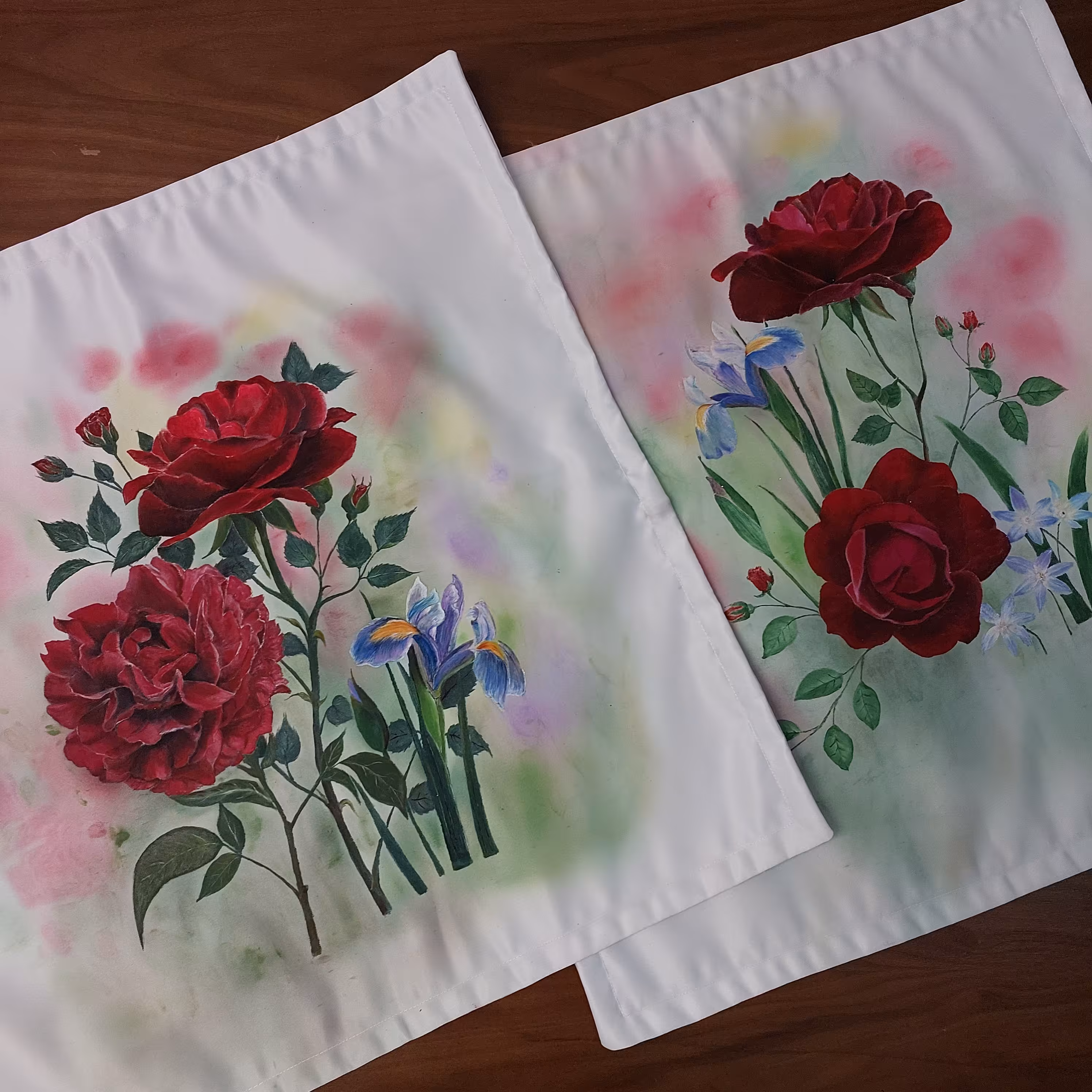 کاور کوسن ساتن آمریکایی سفید رنگ همراه با نقاشی پارچه وکار دست ثابت و قابلشستشو