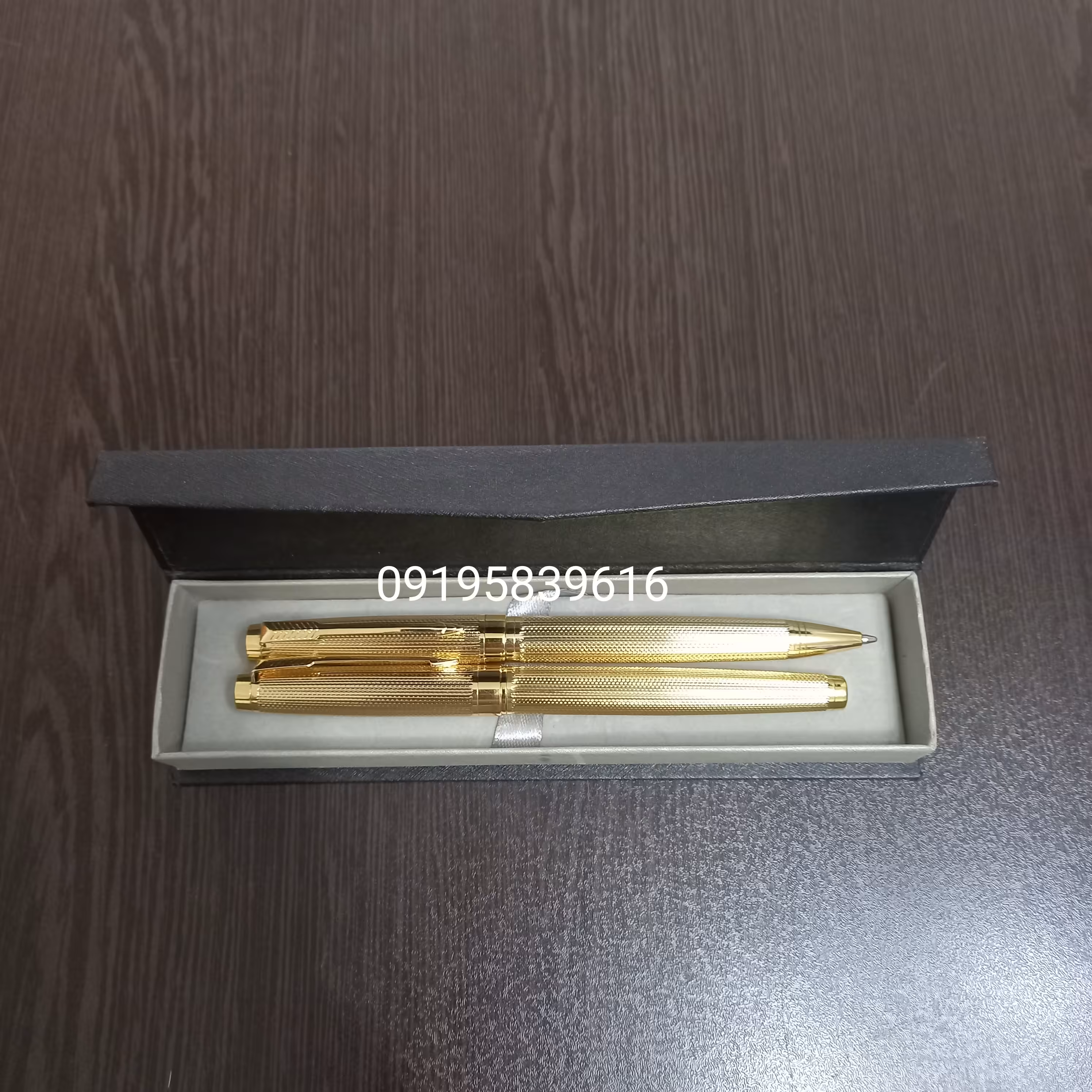 خودکار و رواننویس روکش طلا همراه با جعبه و شناسنامه اصالت کالا با حک اسم 