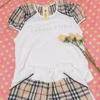 ست تیشرت و شورتک سفید و چهار خونه نخ پنبه عالی