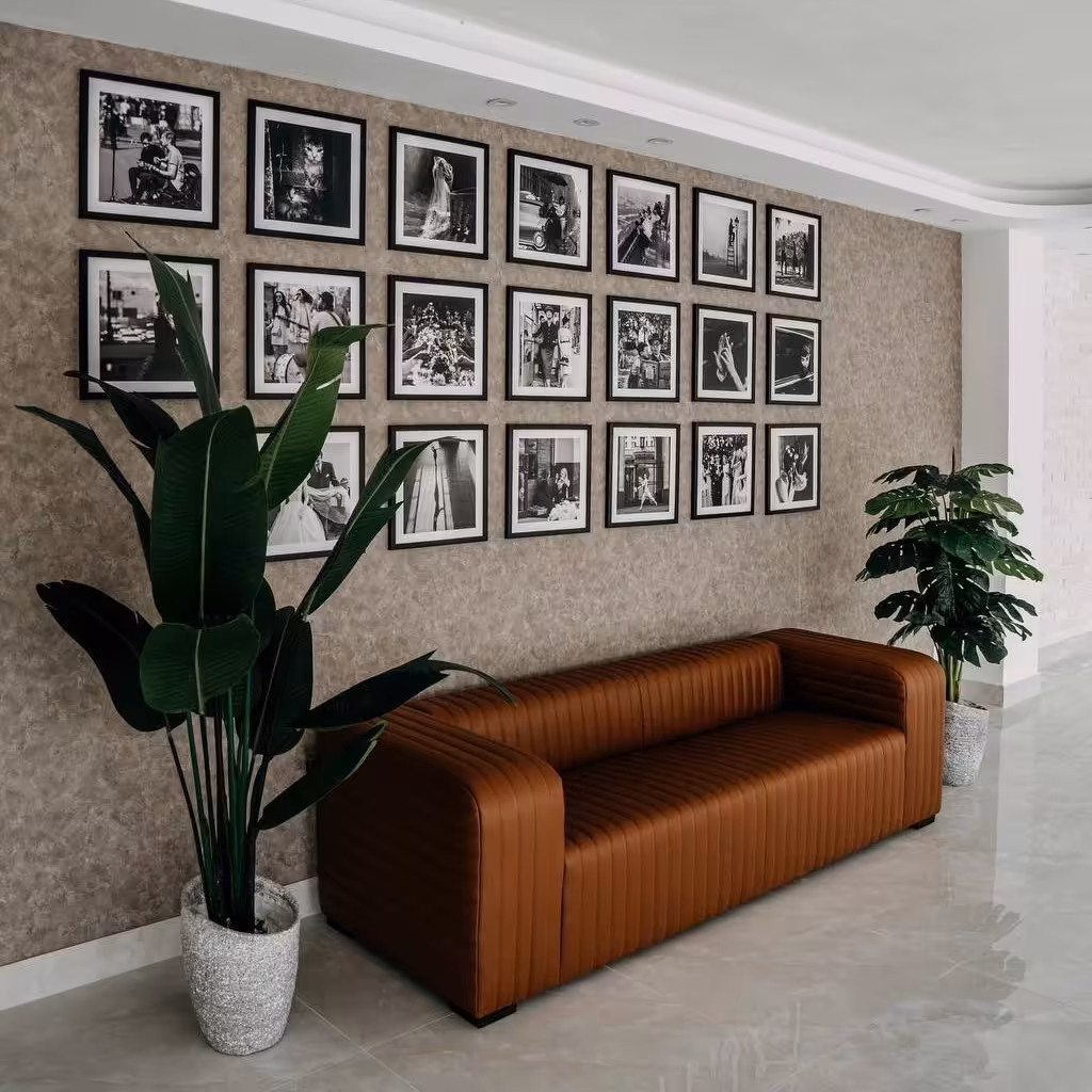 کاناپه سه نفره، چرم مصنوعی، لامینه دوزی دو سانتی 