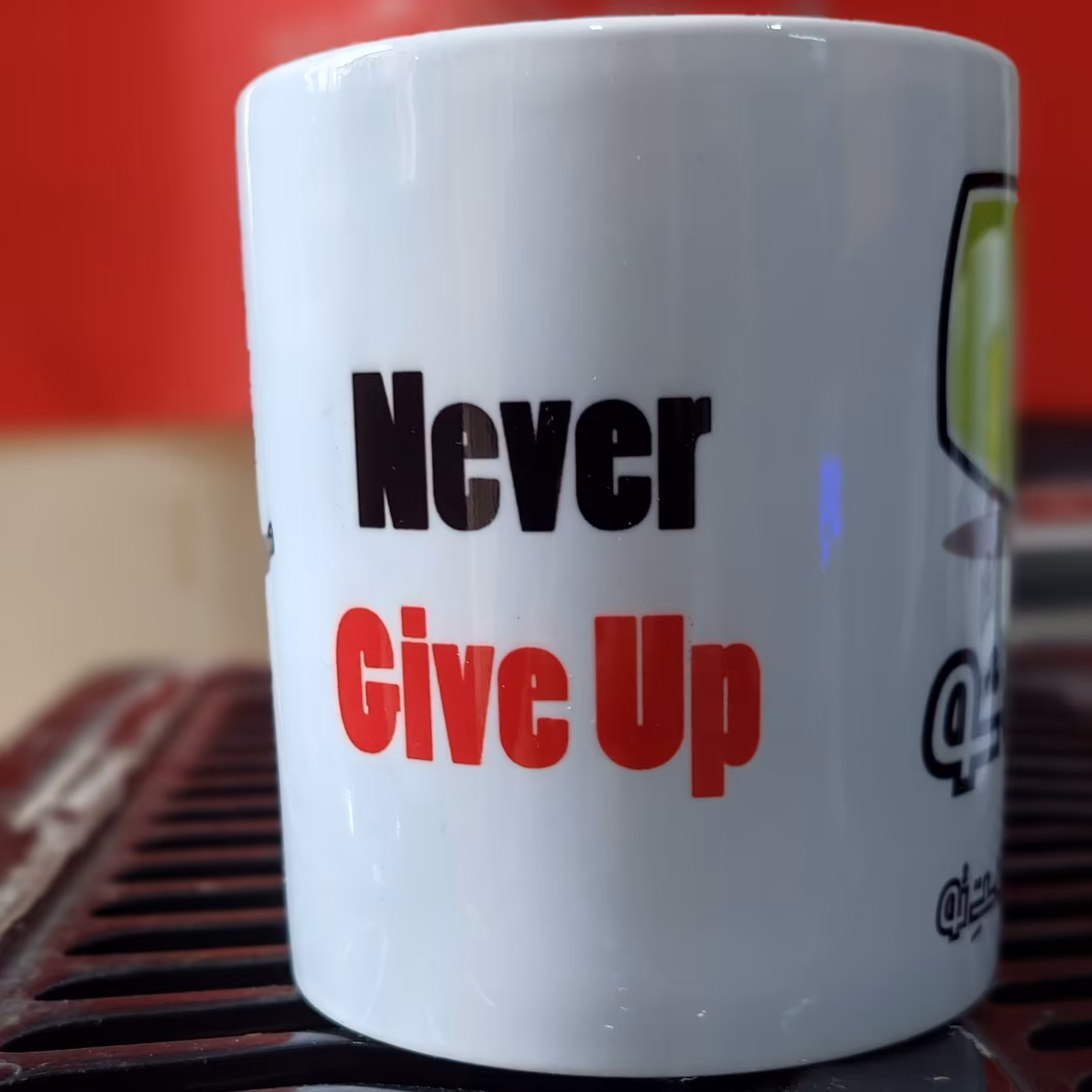 چاپ لیوان سرامیکی خوشگل و زیبا به همراه هدیه  برای شما عزیزان