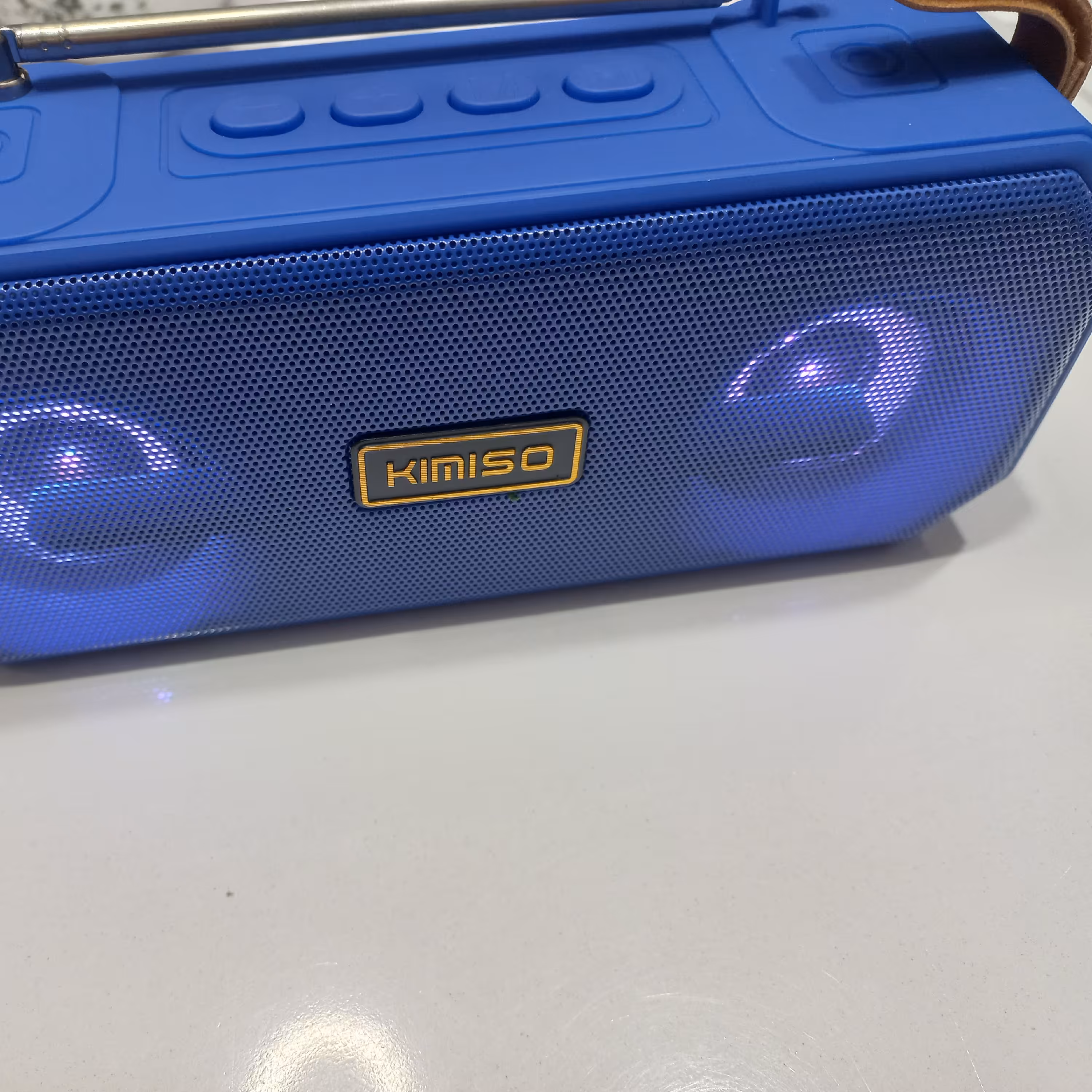 اسپیکر بلوتوث دار قابل حمل کیمیسو مدل KMS-221          