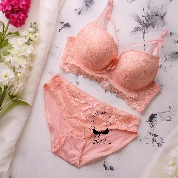 ست شورت وسوتین اسفنجی رویه دانتل فنردار زنانه مدل نیم جک سایز 70و75