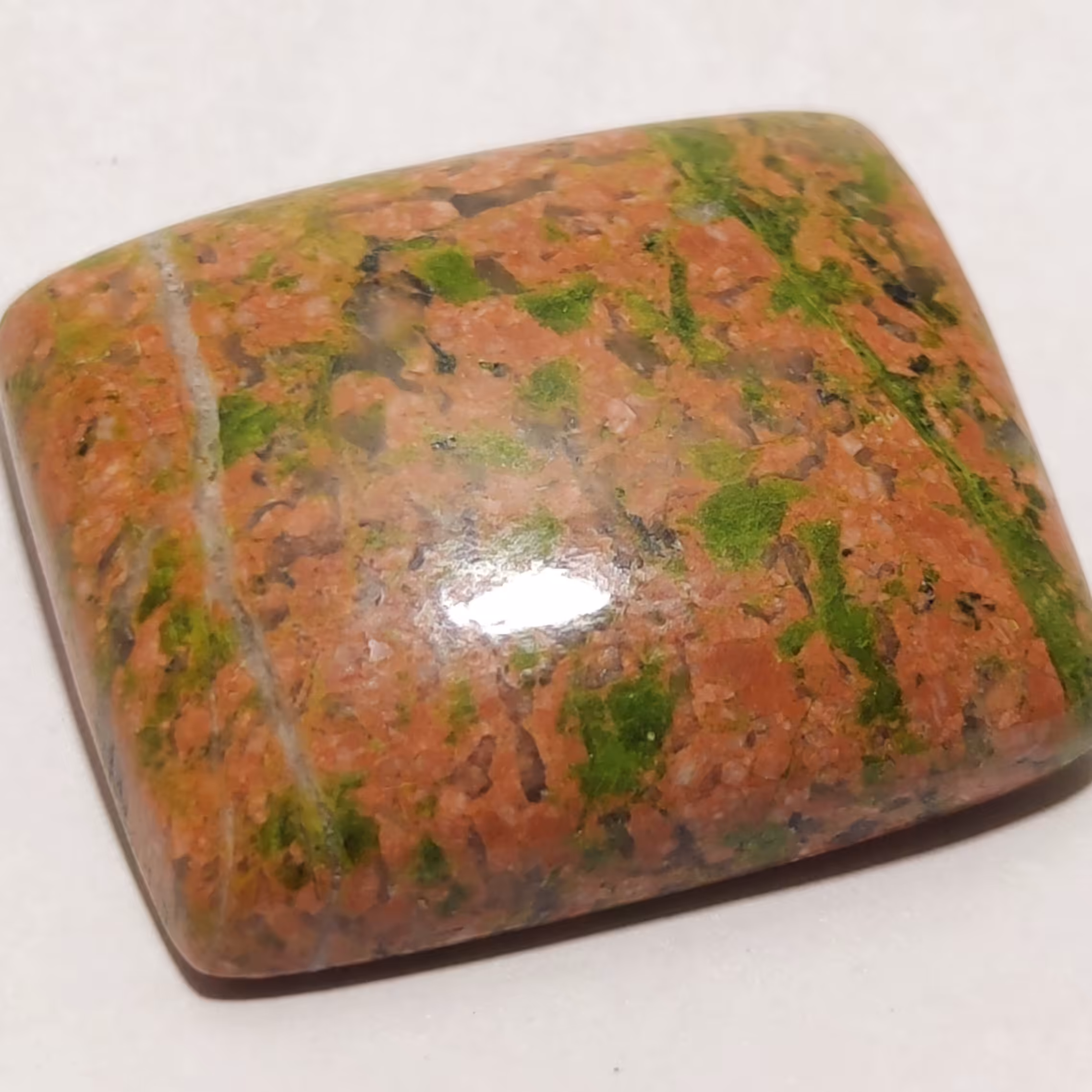 نگین از جنس سنگ اوناکیت معدنی و طبیعی