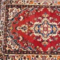 قالیچه دستباف پشتی لچک ترنج مناسب مکان های سنتی