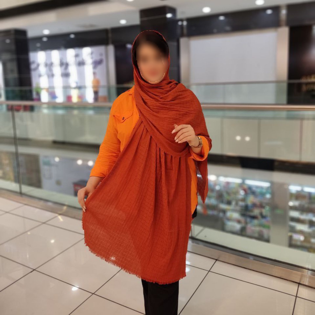 شال پلیسه شطرنجی هنرمندی رنگ آجری(ارسال رایگان)