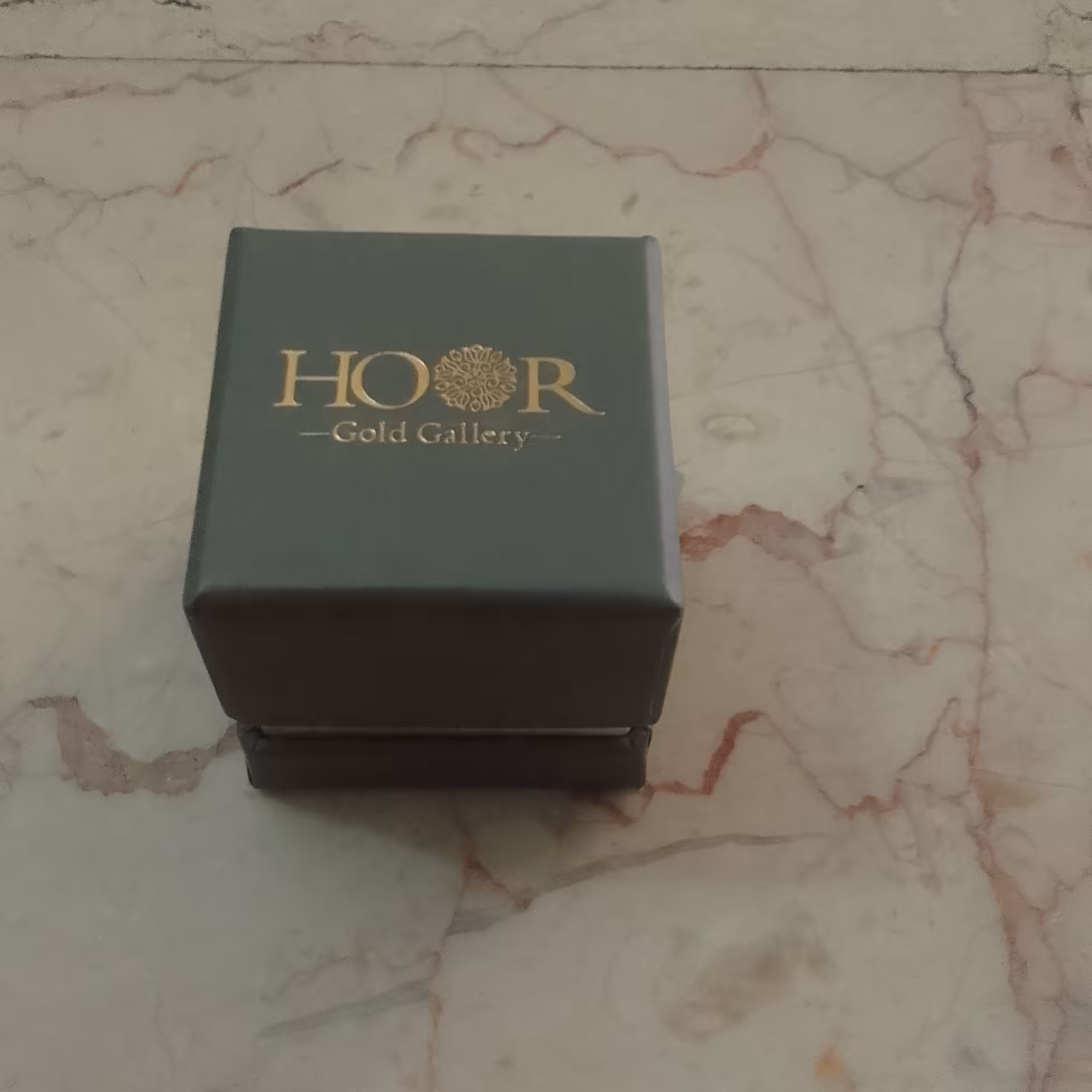 جعبه انگشتر گوشواره آویز گردنبند طوسی توسی هور ابعاد 6 در 6