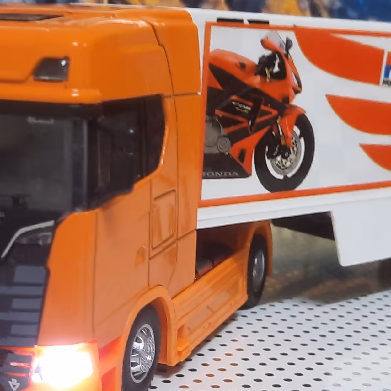  ماکت کانتینر اسکانیا 