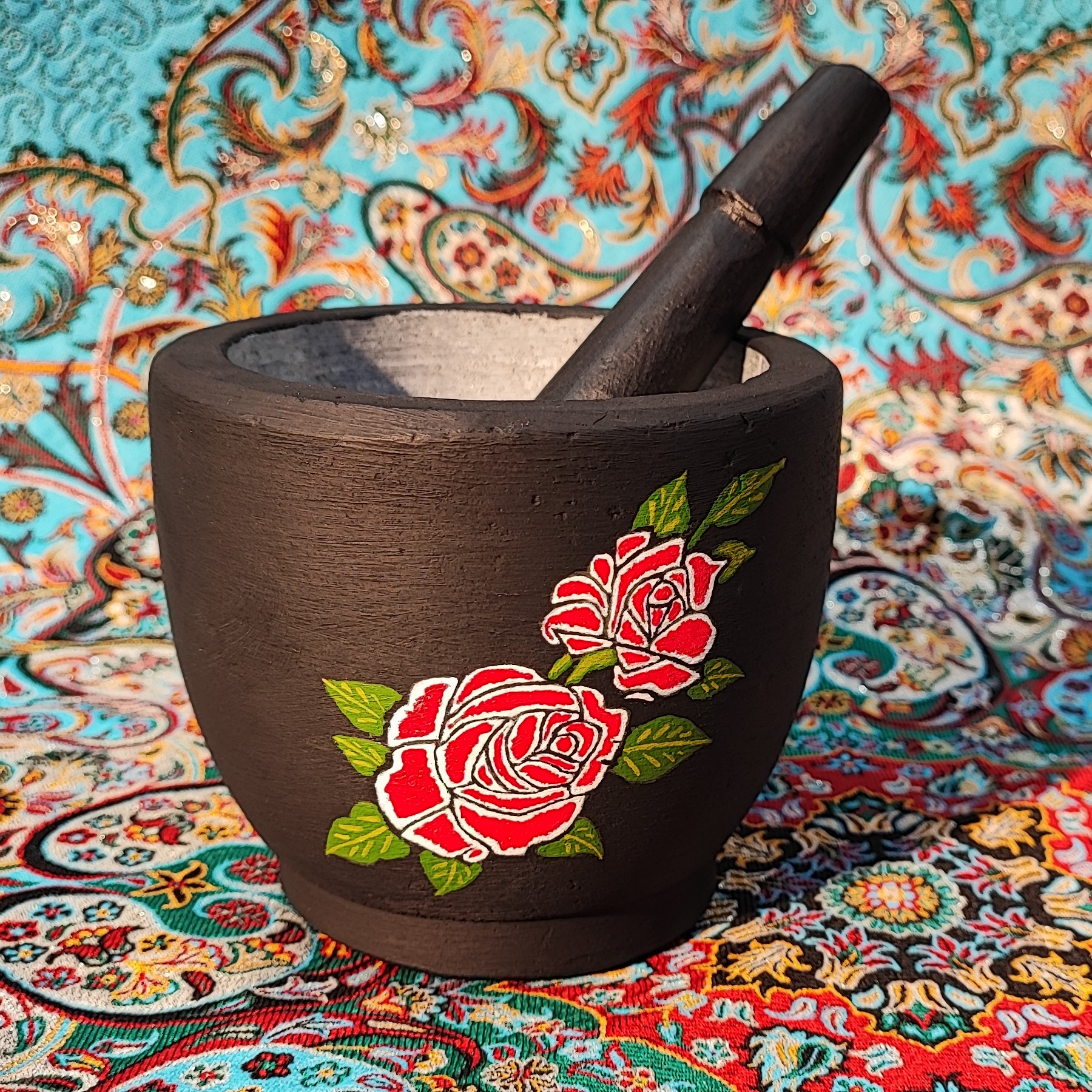 هاون سنگی زعفران ساب نقاشی شده سایز متوسط طرح دوگل